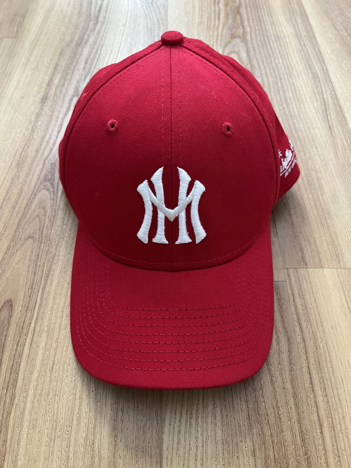 New Era Mannahatta NYC Baseball Cap New Era Size M/L Red Size ONE SIZE - 2 Thumbnail