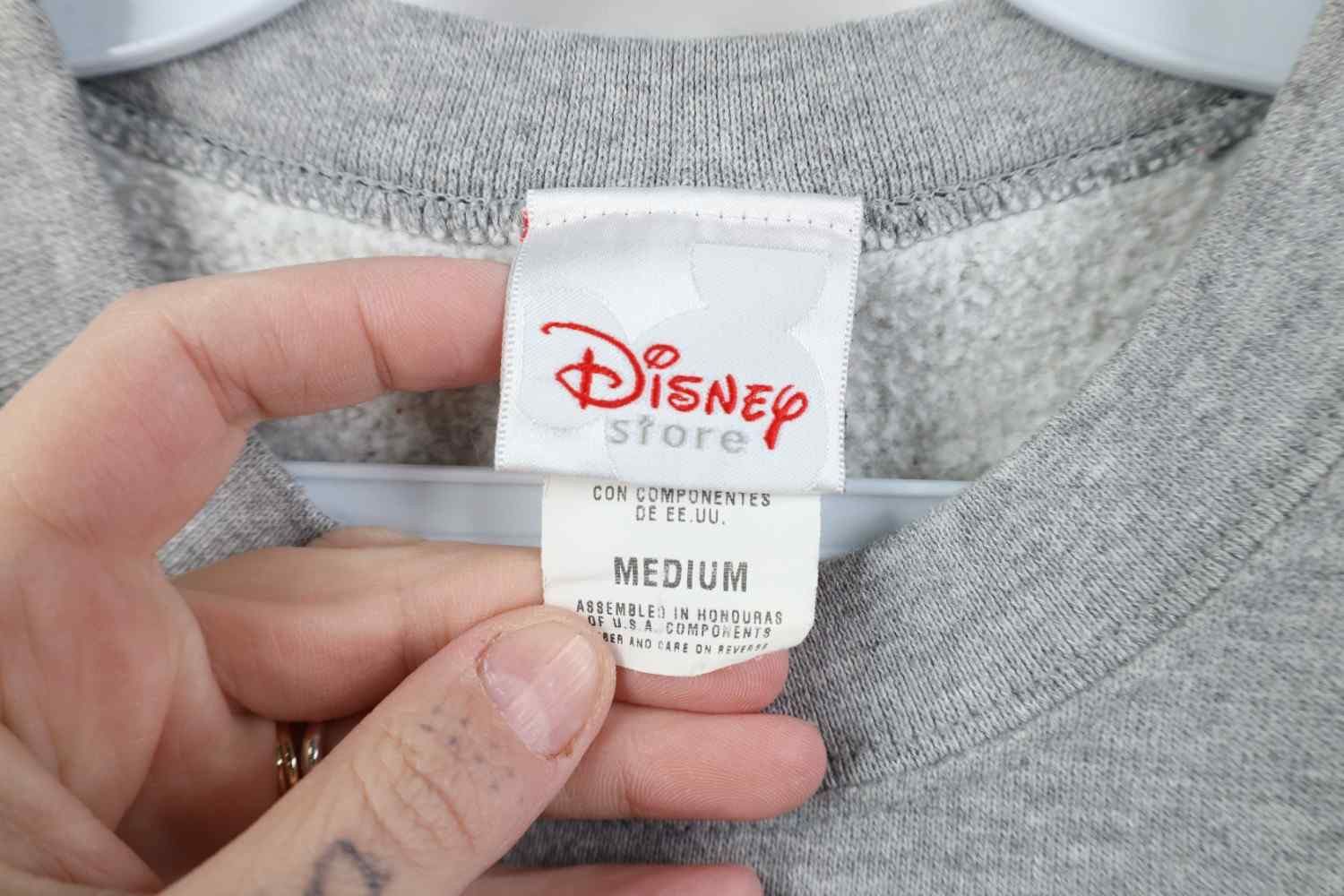 Disney Vintage 90s Disney Christmas Winnie the Pooh Sweatshirt Size M / US 6-8 / IT 42-44 - 6 Thumbnail