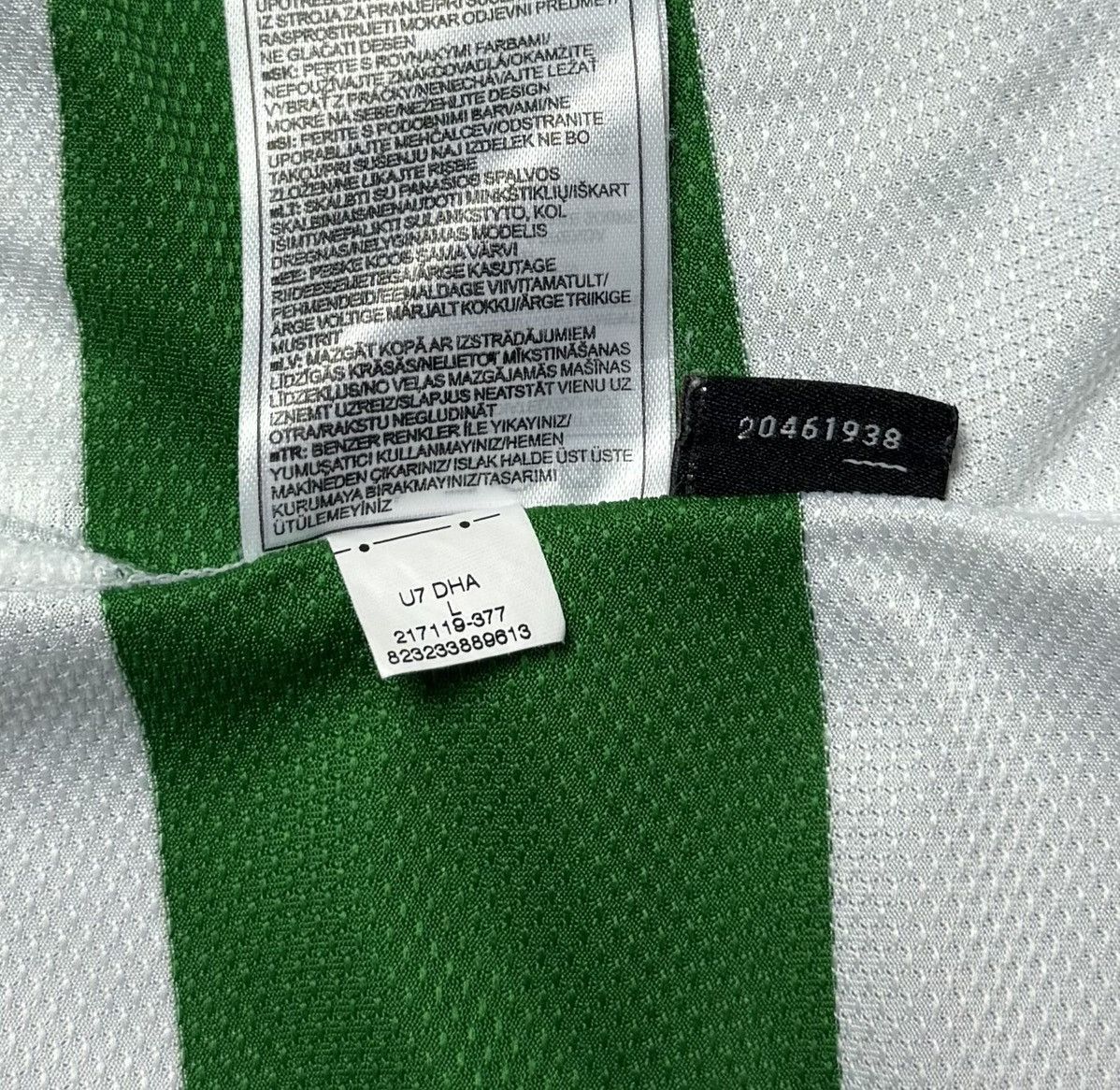 Nike Celtic 2007 2008 Home Football Shirt Soccer Jersey Nike Size US L / EU 52-54 / 3 - 17 Thumbnail
