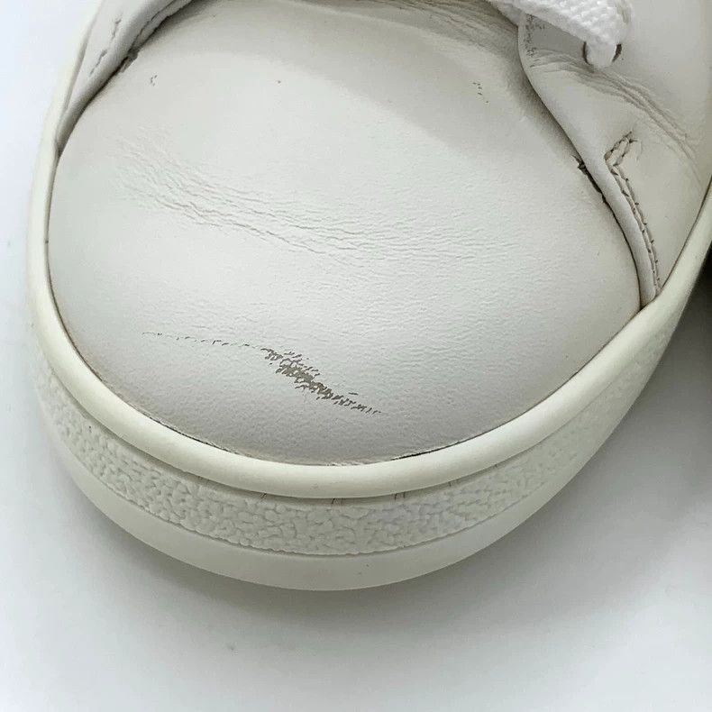 Louis Vuitton Louis Vuitton White logo flat casual white shoes Size US 5 / IT 35 - 9 Thumbnail