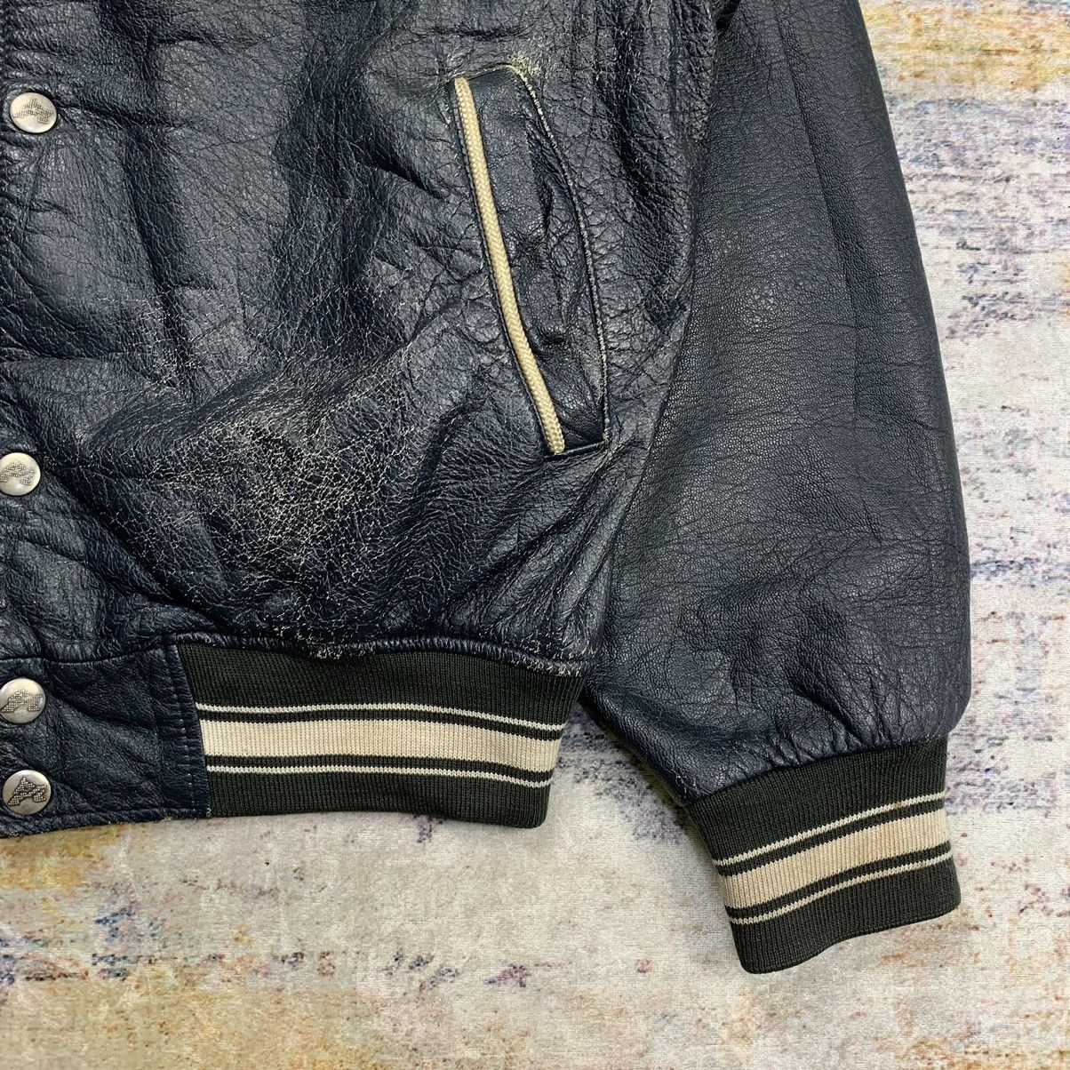 Avirex × Vintage Vtg avirex gambler’s club king casino bomber leather jacket Size US M / EU 48-50 / 2 - 6 Thumbnail