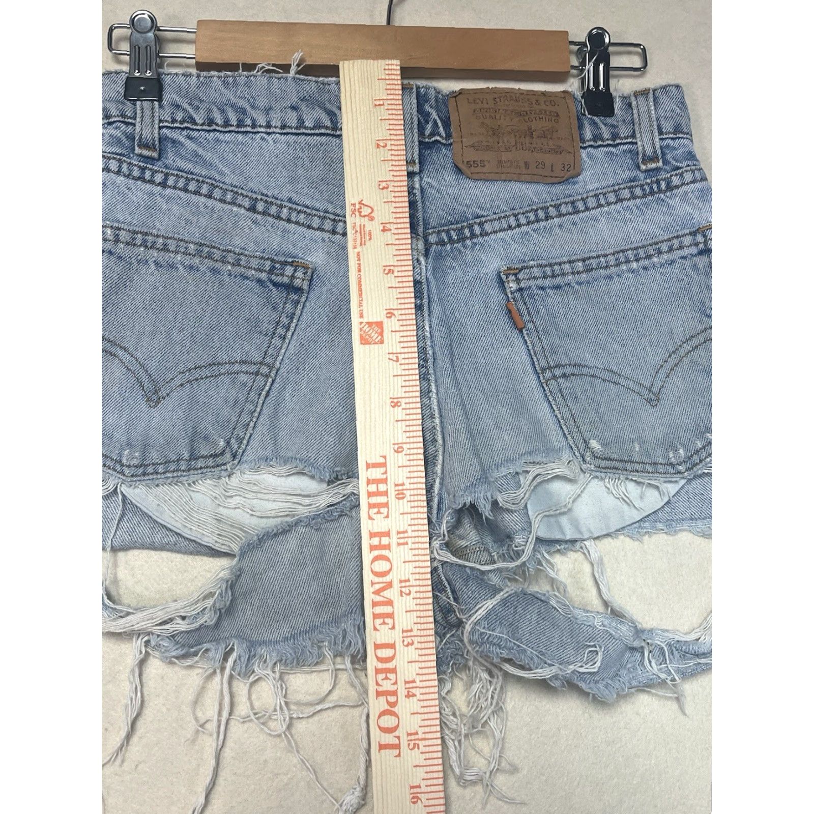 Levi's Levi's Shorts Womens Cut-Off Denim 29 Blue Distressed 555 Frayed Edge Zipper Pocket 5-Pocket Classic Casual Size 29" - 4 Thumbnail