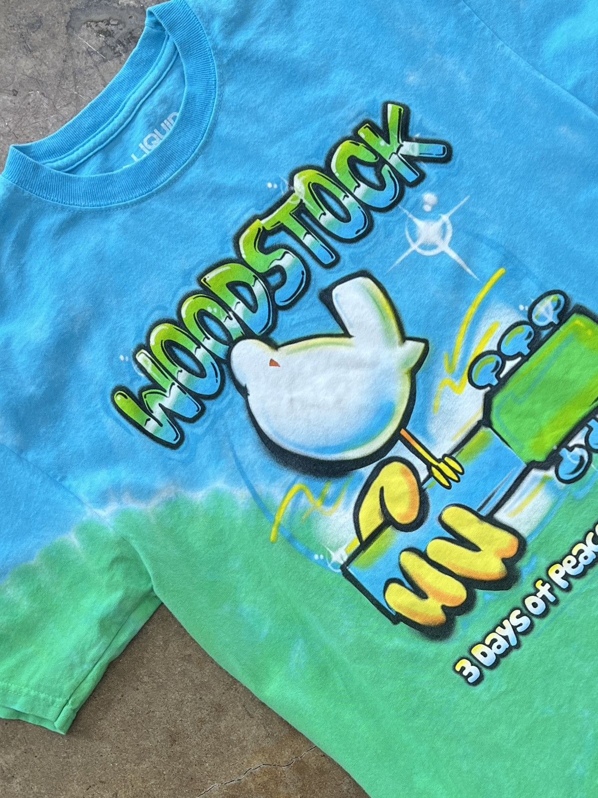 Band Tees Liquid Blue Woodstock Peace and Music Festival Tee Medium Size US M / EU 48-50 / 2 - 1 Thumbnail