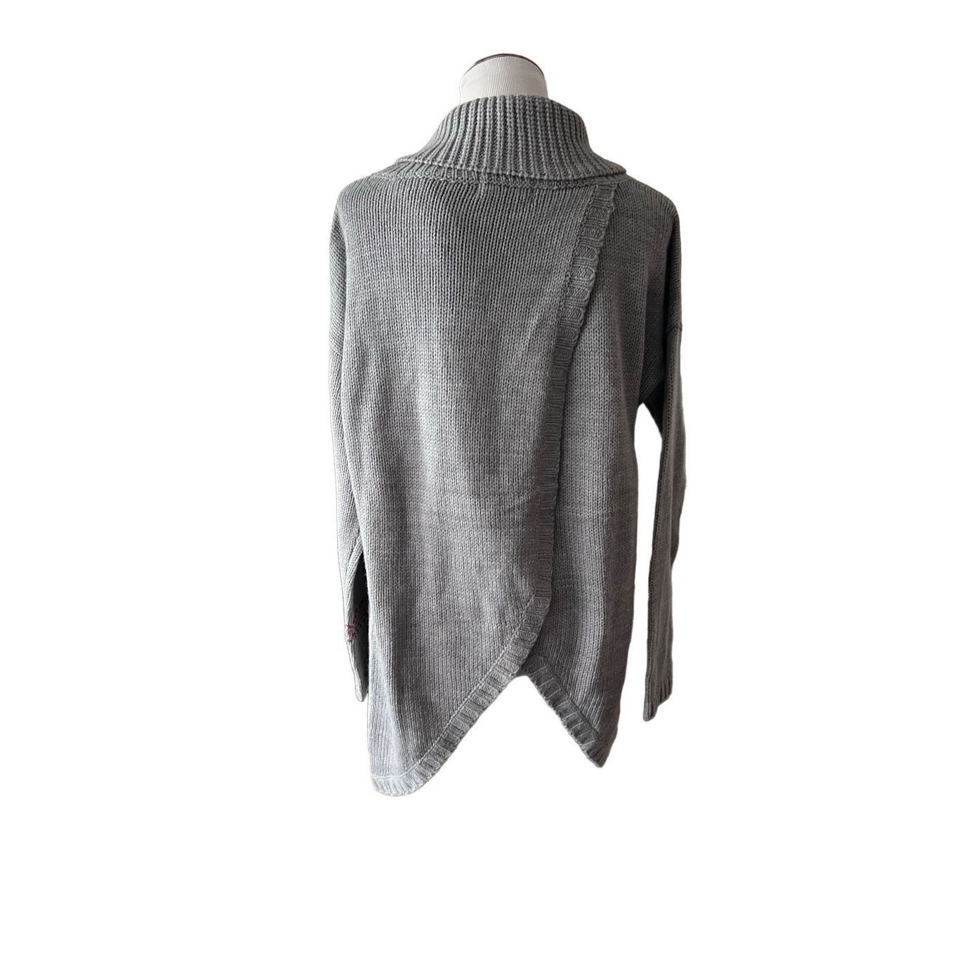 Anthropologie Anthropologie NWT Split Back Sweater Grey Sz L Size L / US 10 / IT 46 - 2 Thumbnail
