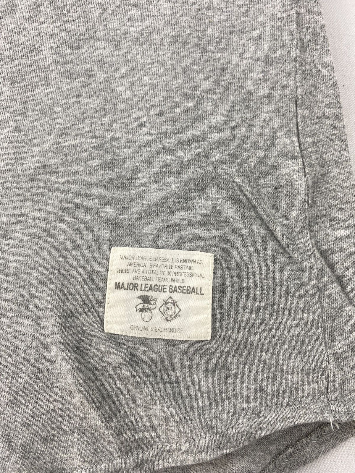 MLB MLB NY New Yankess Raglan 3q Sleeve Big Logo Tee Size US M / EU 48-50 / 2 - 5 Thumbnail