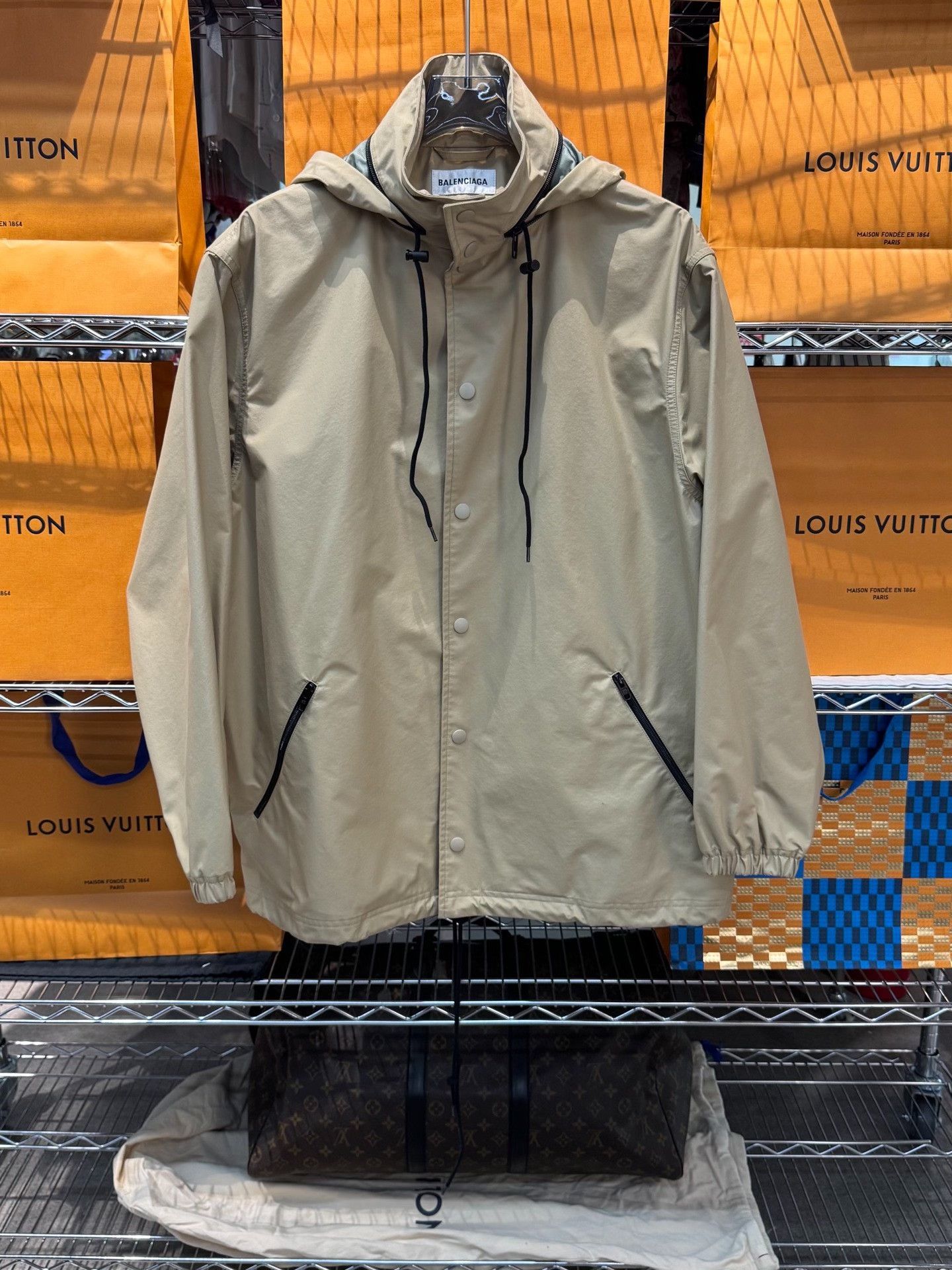 Balenciaga Balenciaga Beige Coat 36 Women Size S / US 4 / IT 40 - 1 Thumbnail