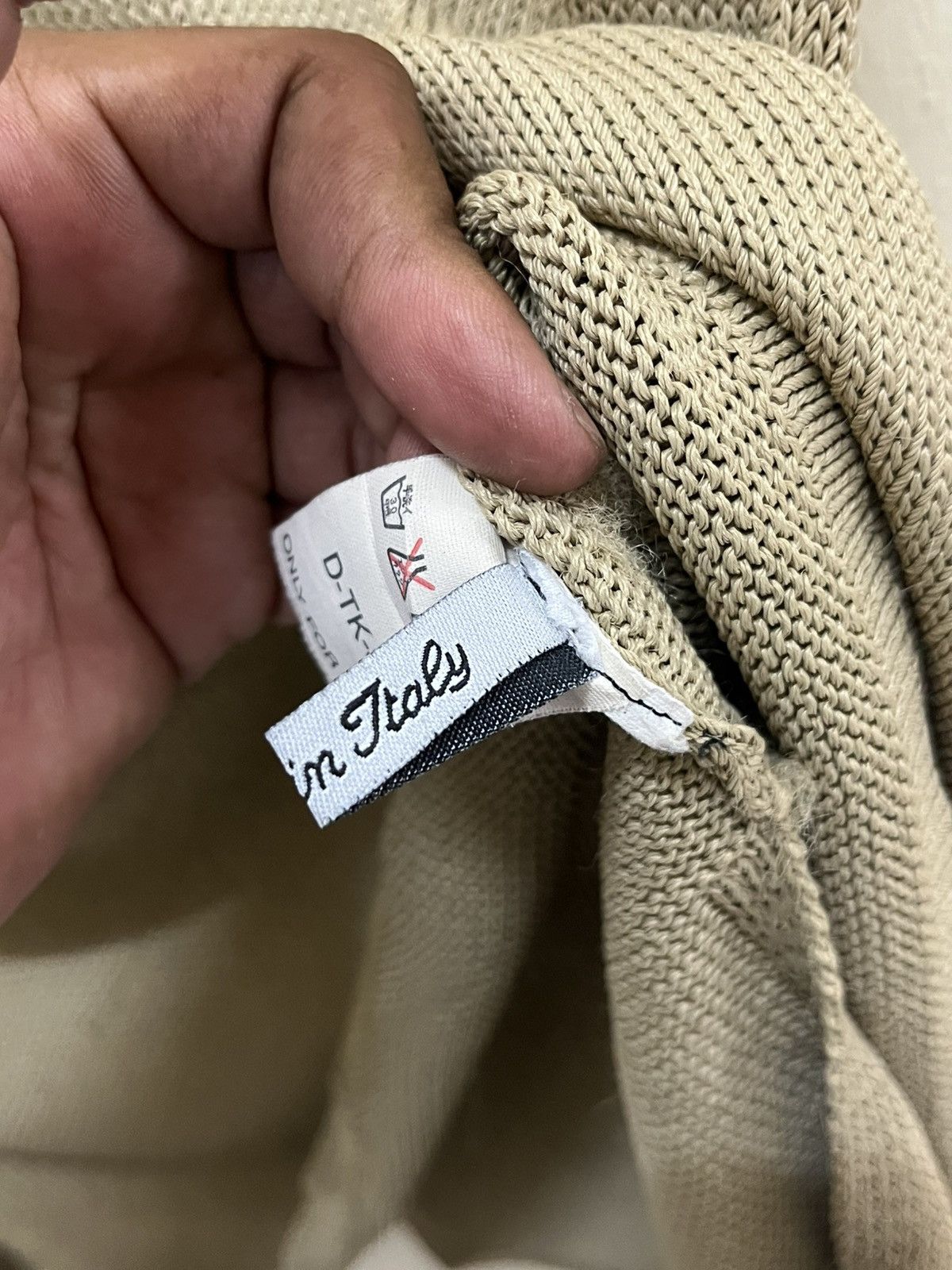 Max Mara Max Mara Unisex Fine Wool Knitted Sleeveless Top Size ONE SIZE - 20 Thumbnail