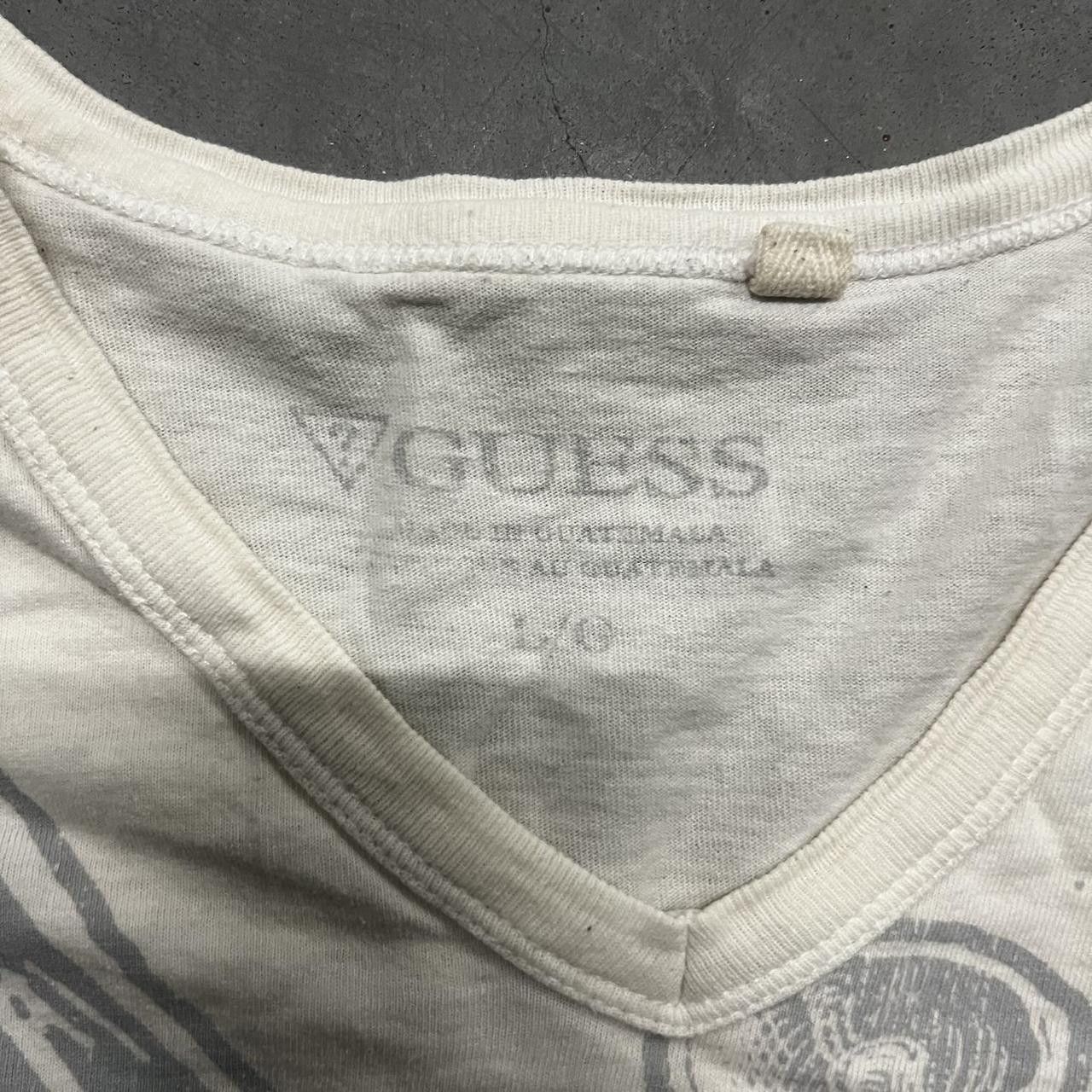 Guess Vintage Y2K/2000s Guess White Y2K Graphic Tee! Size L / US 10 / IT 46 - 4 Thumbnail