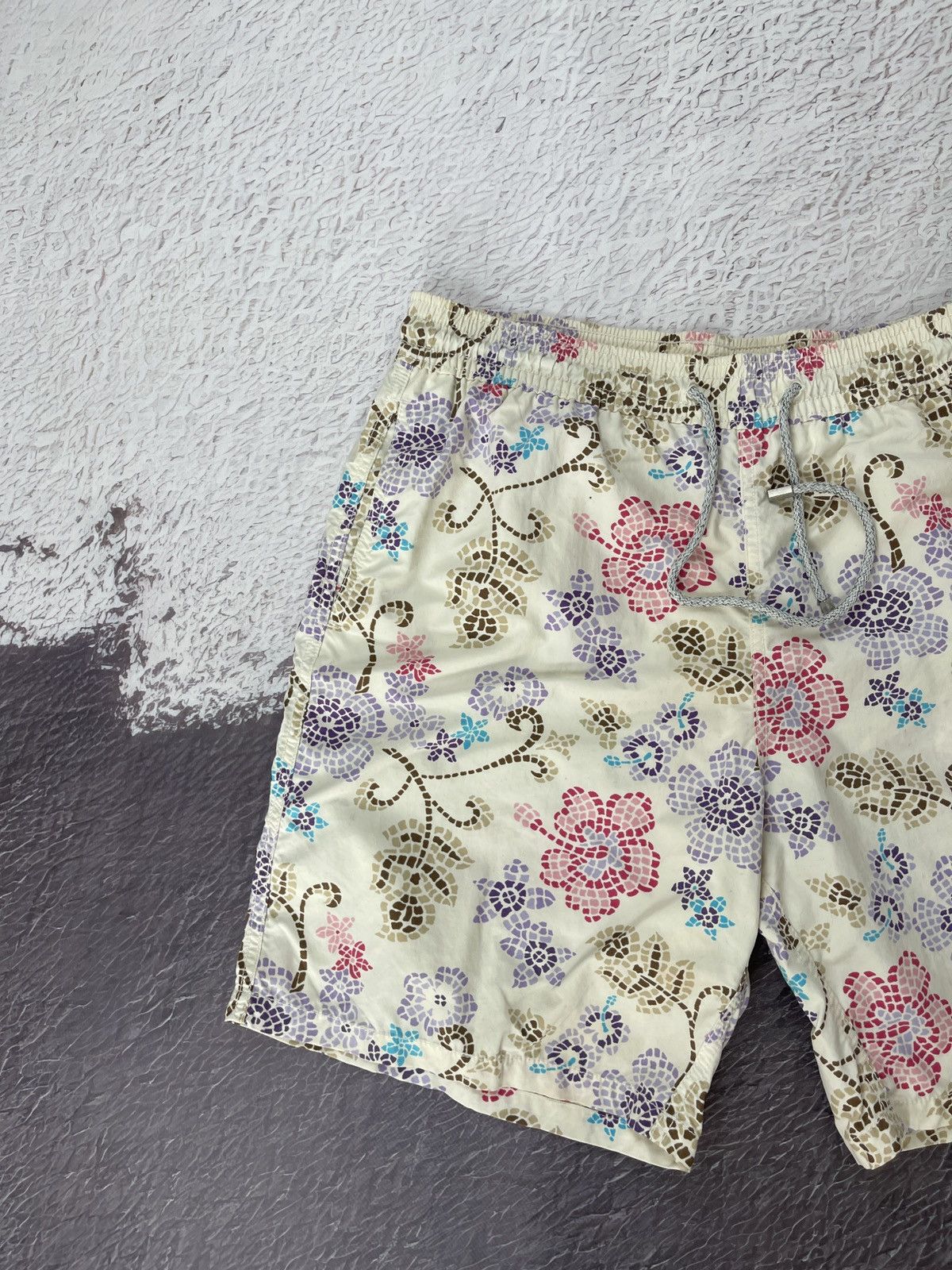 Vilebrequin Vilevrequin beige floral flower pattern swim shorts Size US 36 / EU 52 - 4 Thumbnail