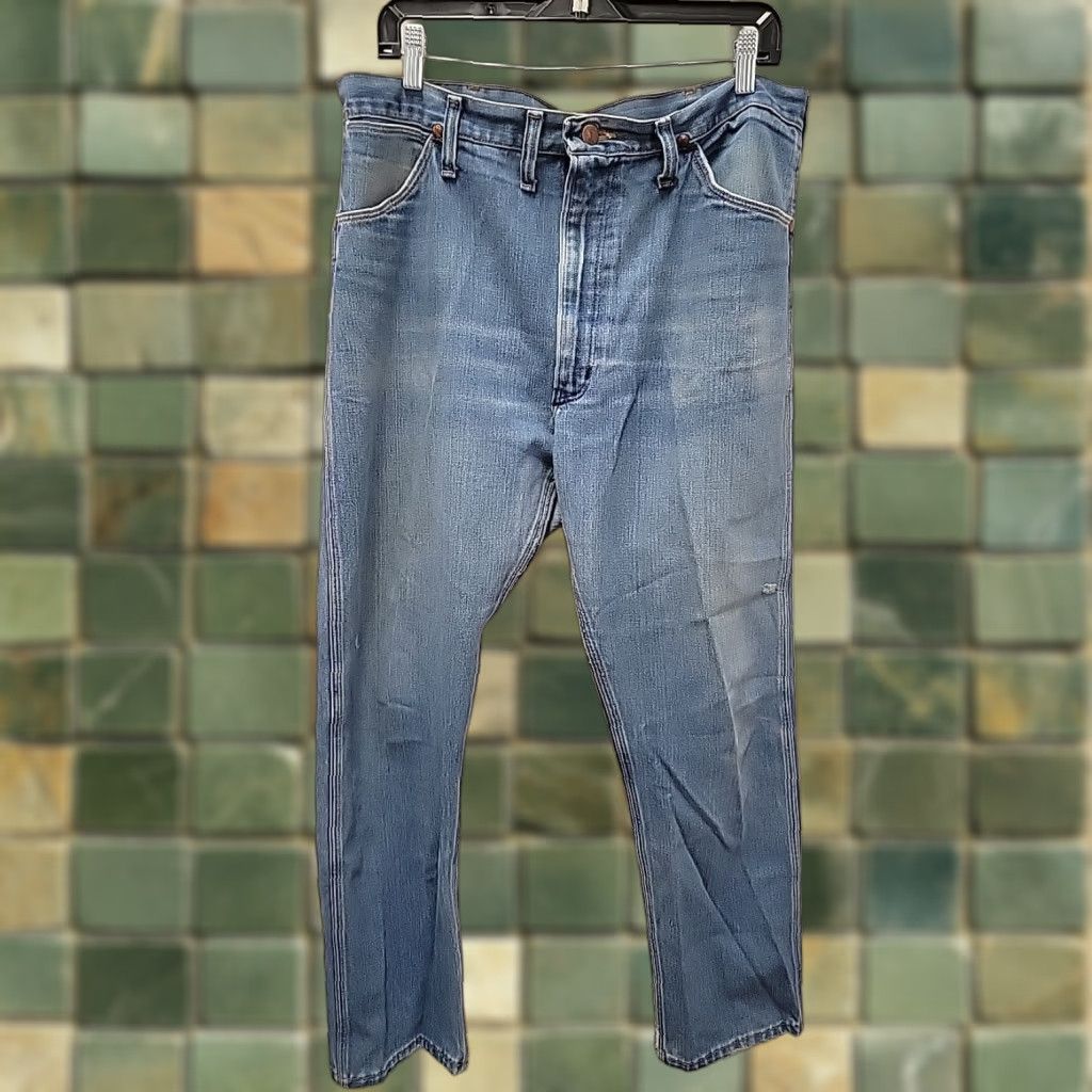 Wrangler VINTAGE Wrangler USA Made Jeans 910 38x30 Denim Blue Regular 5-Pocket Distressed Holes Motorcycle Cowboy USA Men Shorts Size US 38 / EU 54 - 1 Thumbnail