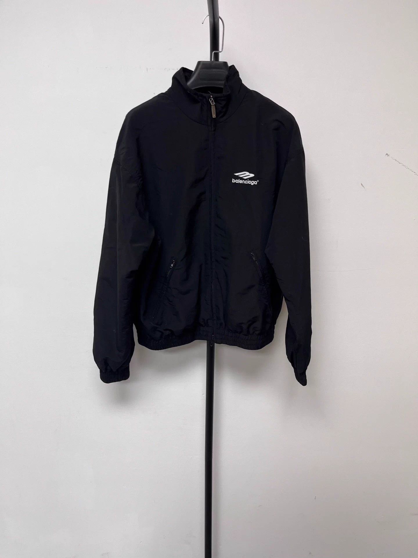 Balenciaga Balenciaga Solid Logo Zip Collar Men's S Jacket Size US S / EU 44-46 / 1 - 1 Thumbnail