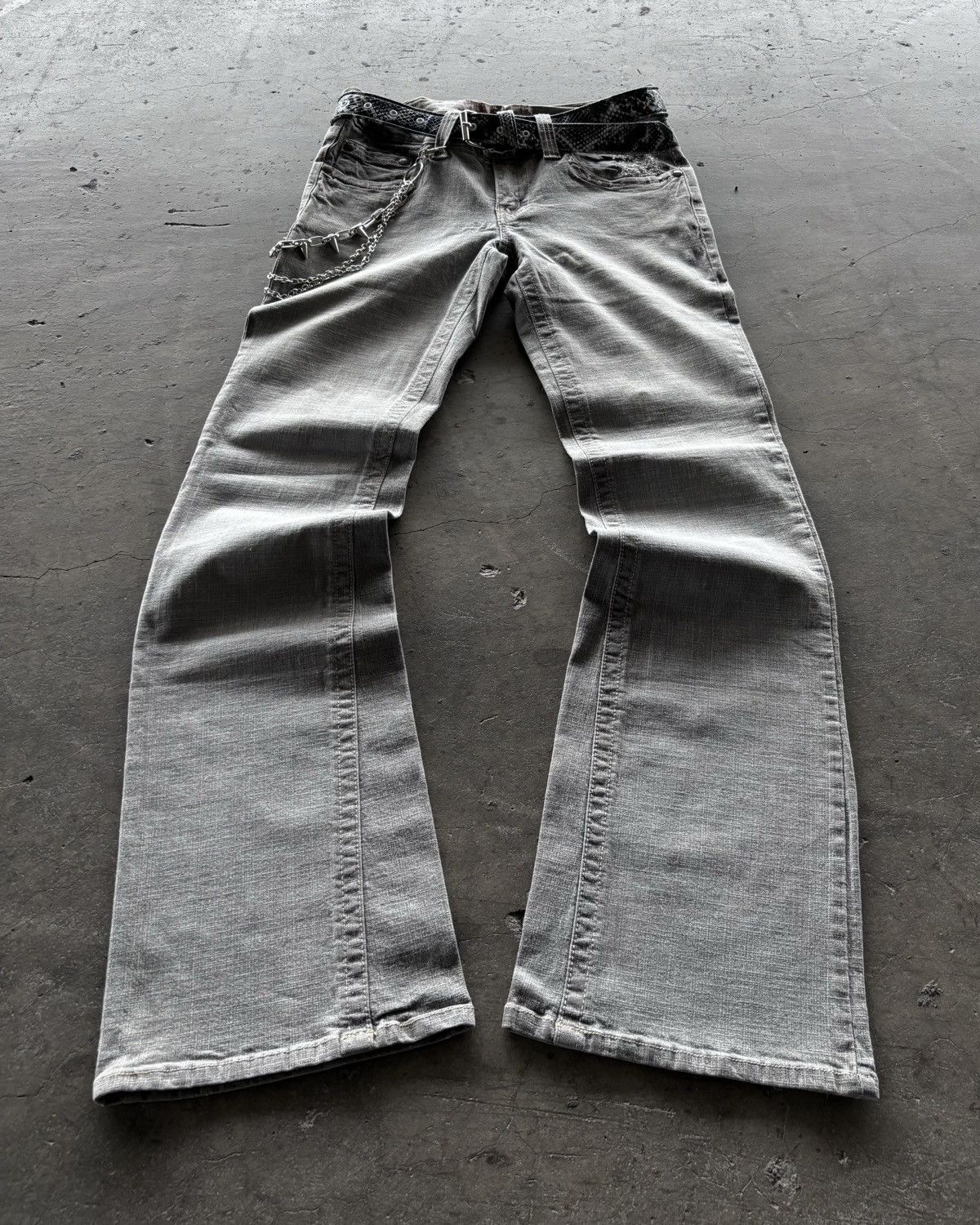 14th Addiction × Japanese Brand × KMRii 2000s Hydraulic Washed Grey Flared Denim Pants Size US 30 / EU 46 - 1 Thumbnail
