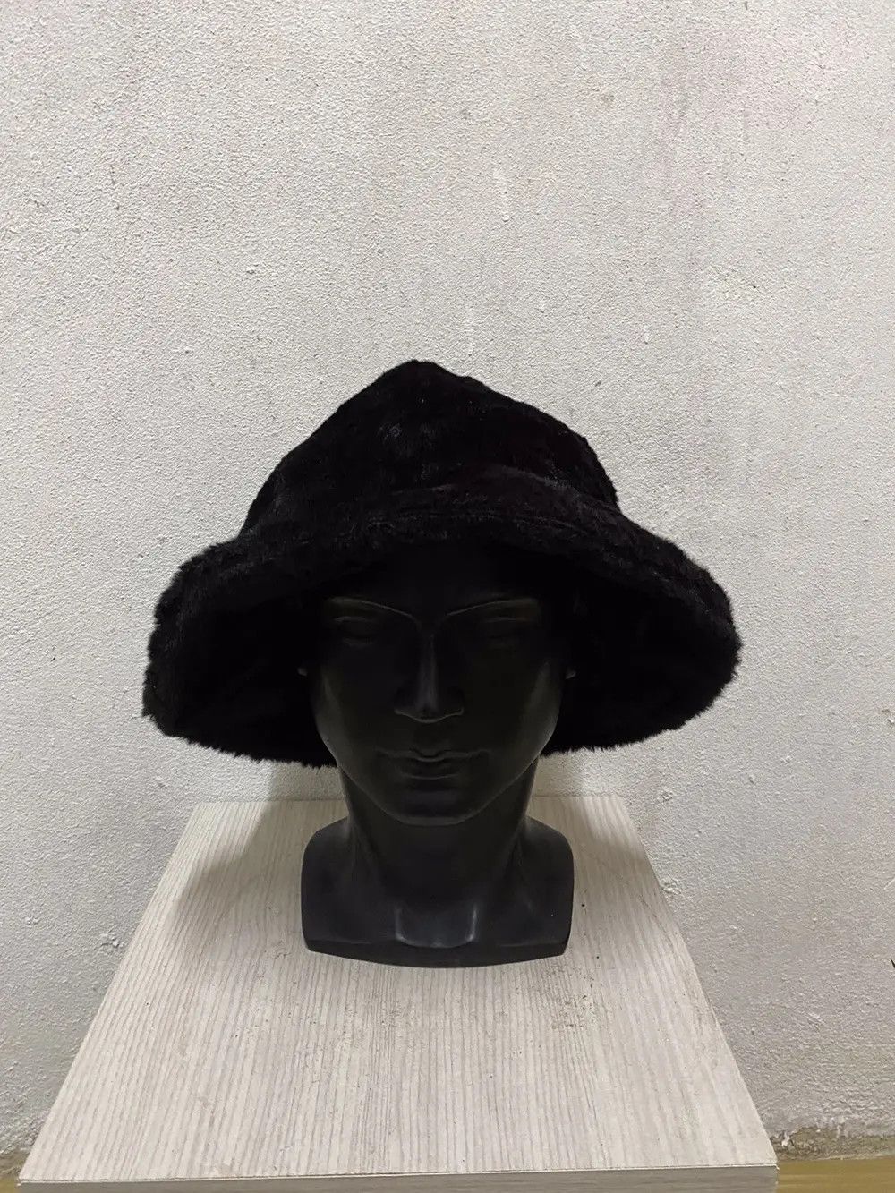 Japanese Brand Japanese Brand Casita Fur Fleece Bucket Hat Size ONE SIZE - 2 Thumbnail