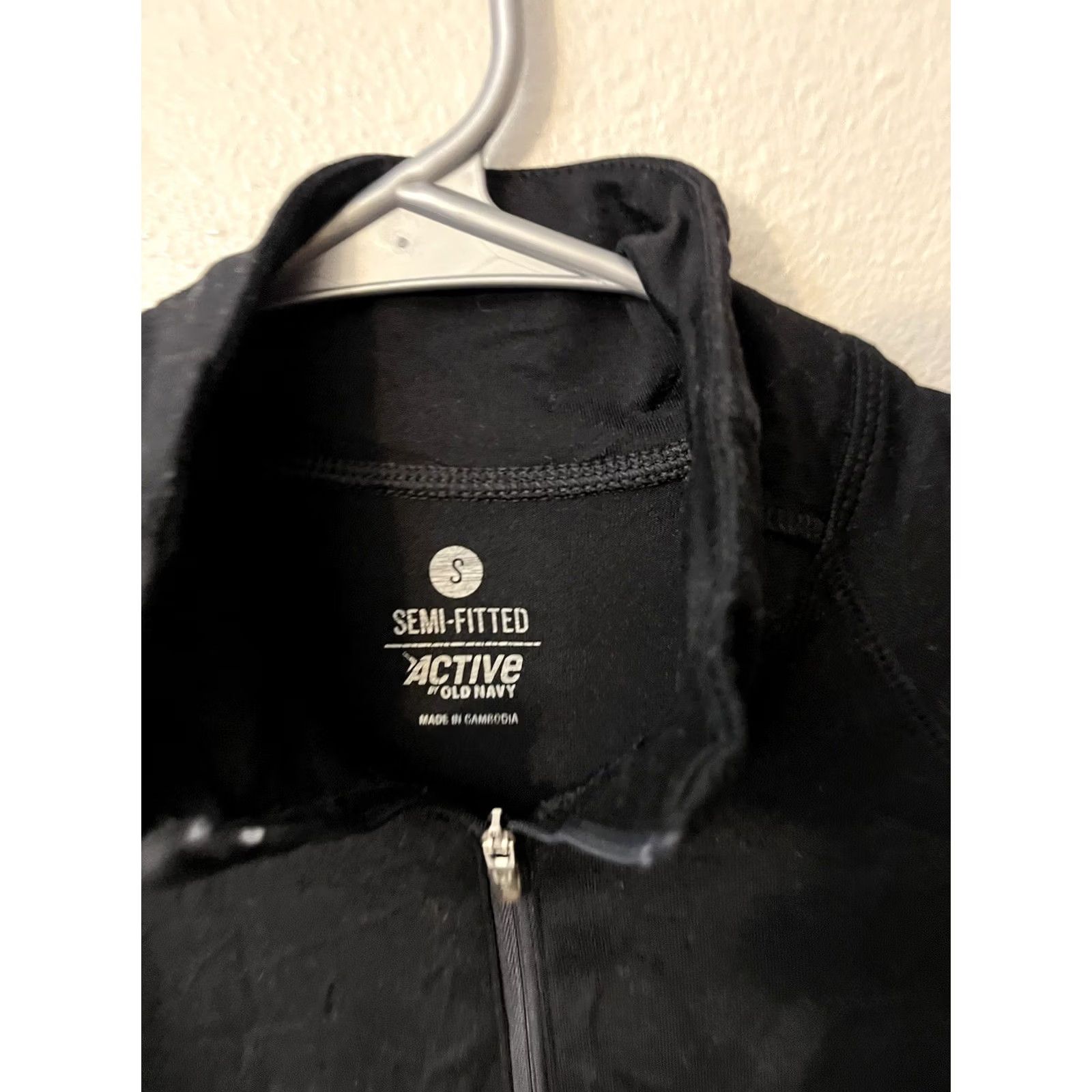Old Navy Old Navy Women's Black Pullover Top S 1/4 Zip Semi-Fitted Active Size S / US 4 / IT 40 - 2 Thumbnail