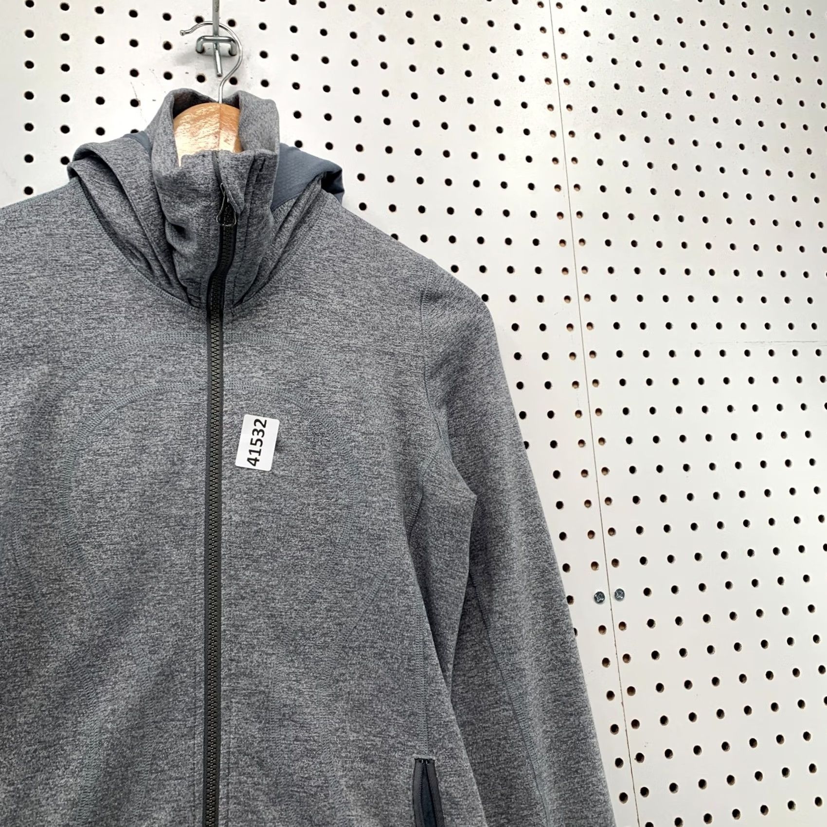 Lululemon Lululemon Track Jacket Womens Size 6 Gray Hooded Thumbhole 17.5x27.5 Jacket Gray Activewear Size M / US 6-8 / IT 42-44 - 7 Thumbnail