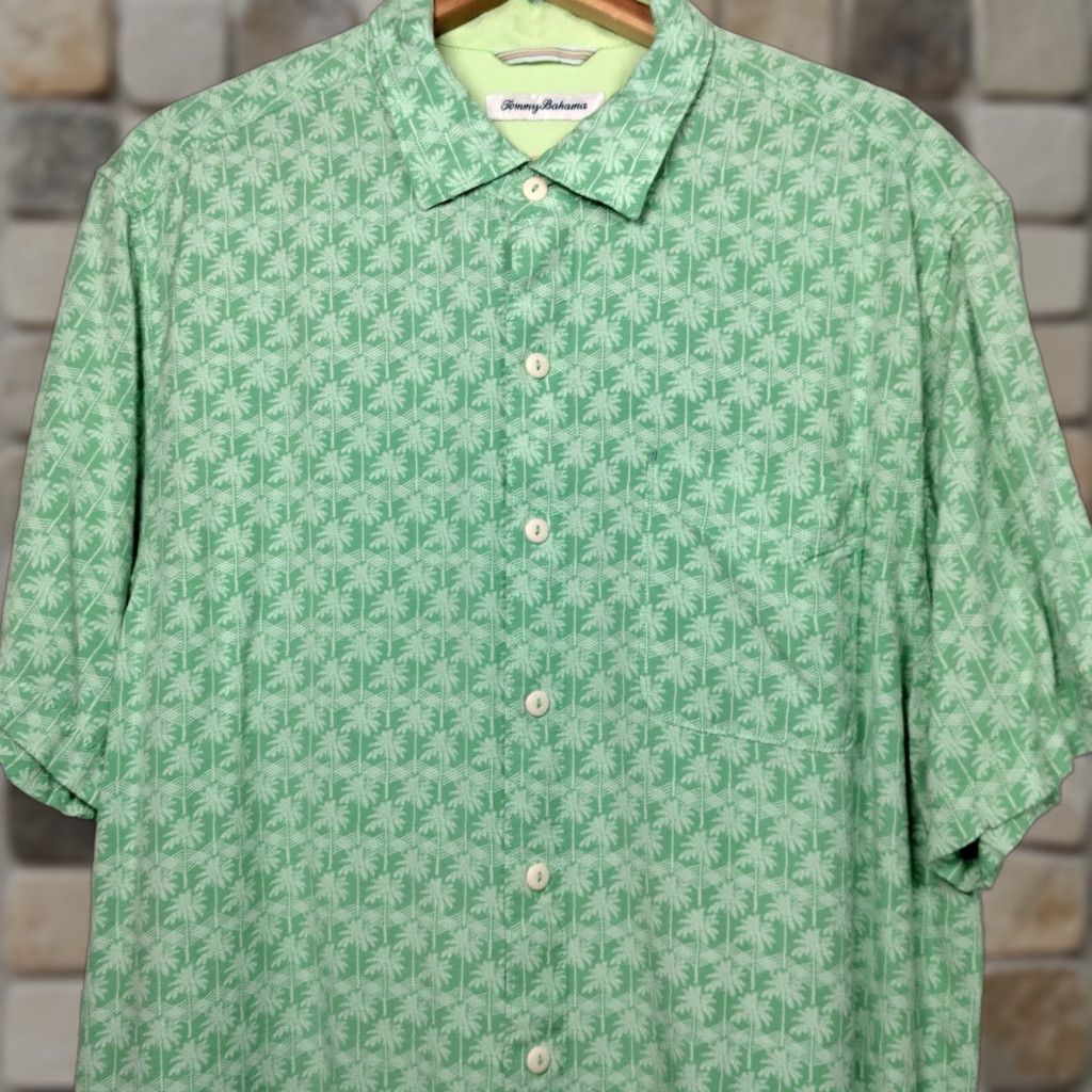 Tommy Bahama Tommy Bahama Shirt Men Large Green Rayon Palm Trees Beach Island Vacation Short Sleeve Button-Up Collared Mens Size US L / EU 52-54 / 3 - 1 Thumbnail