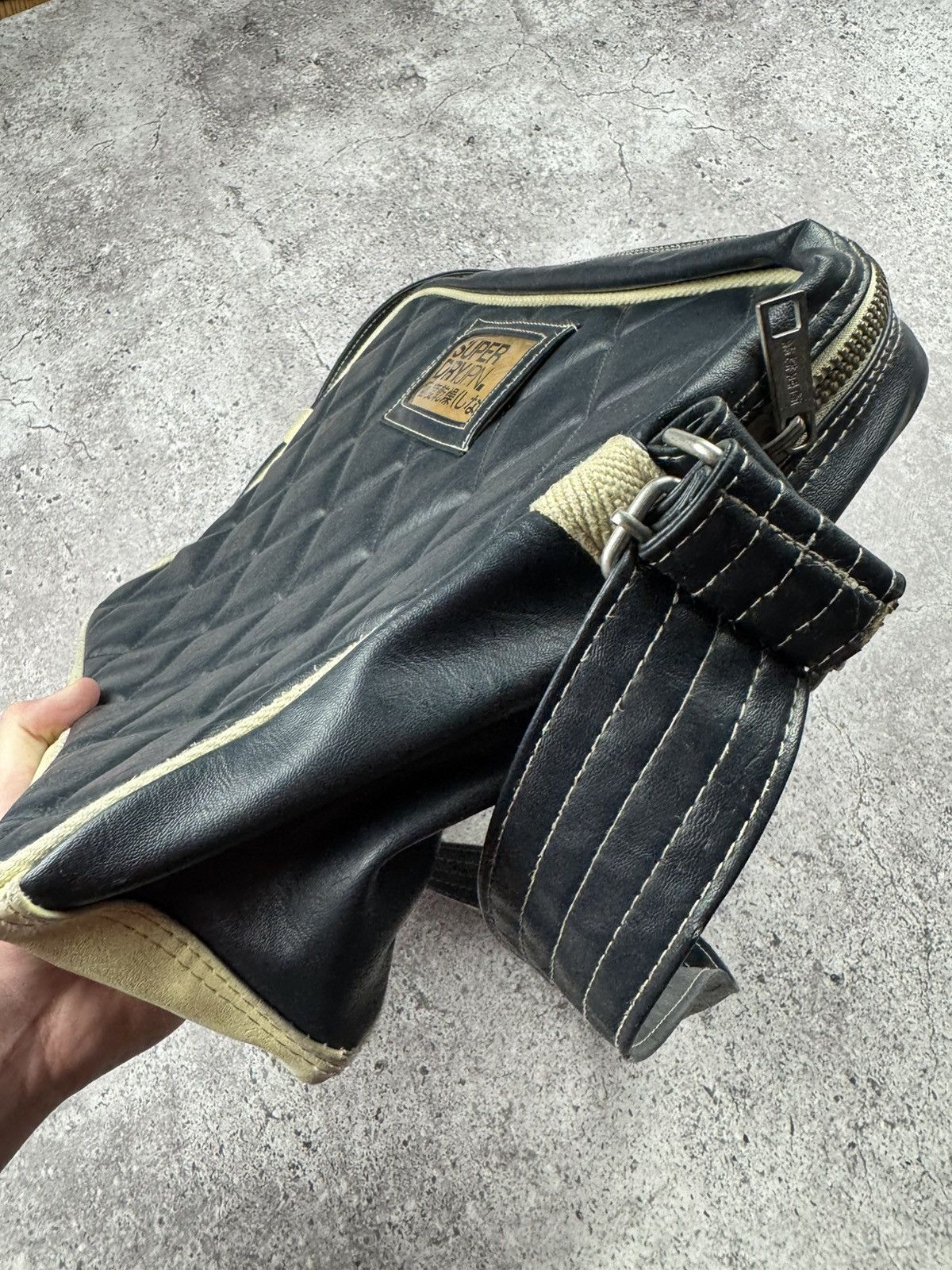 Japanese Brand VINTAGE JAPANESSE SUPERDRY LEATHER EVISU MESSRNGER BAG Size ONE SIZE - 12 Thumbnail