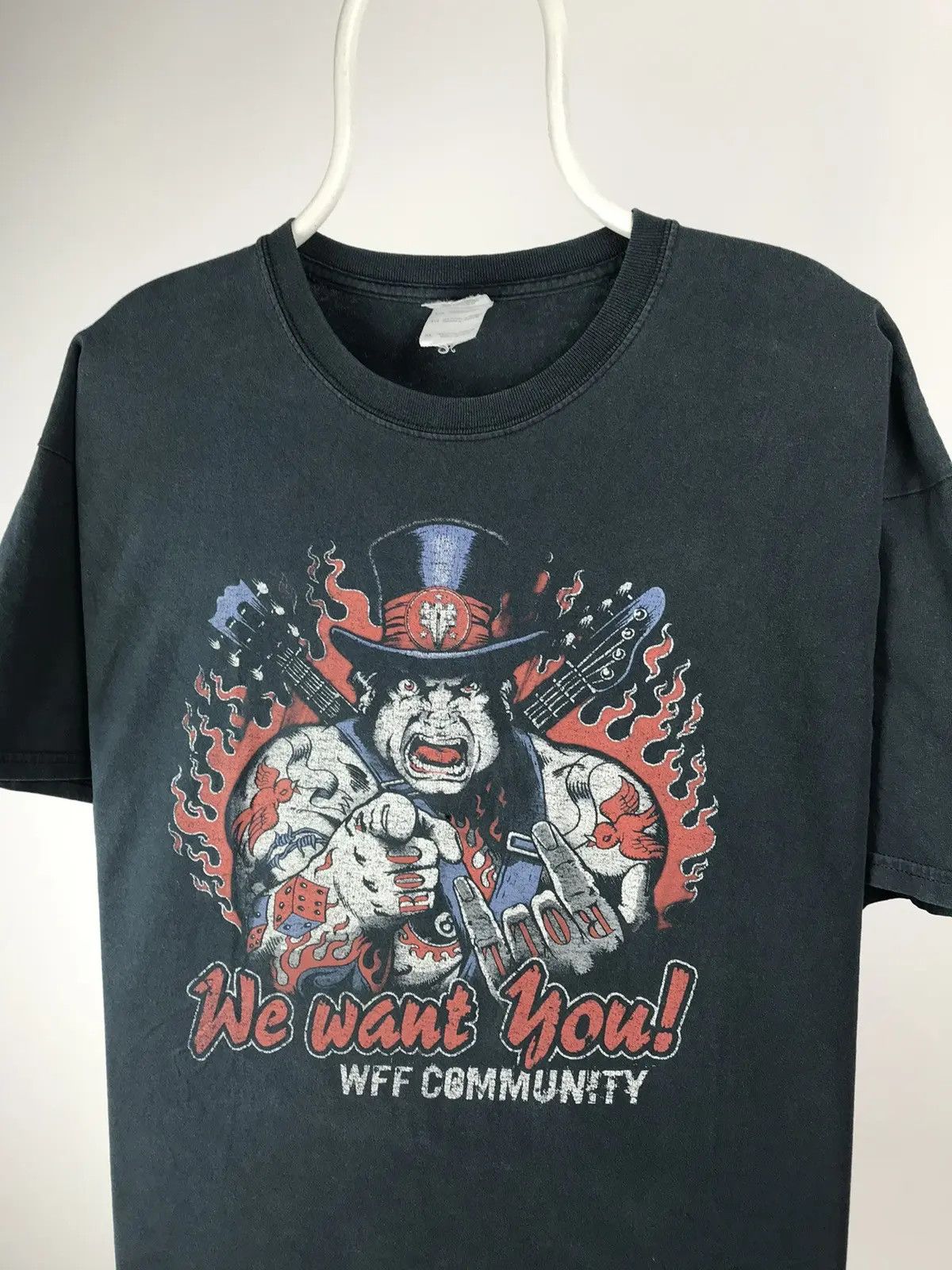 Band Tees Wff community T-shirt band tee vintage size XLarge Size US XL / EU 56 / 4 - 2 Thumbnail