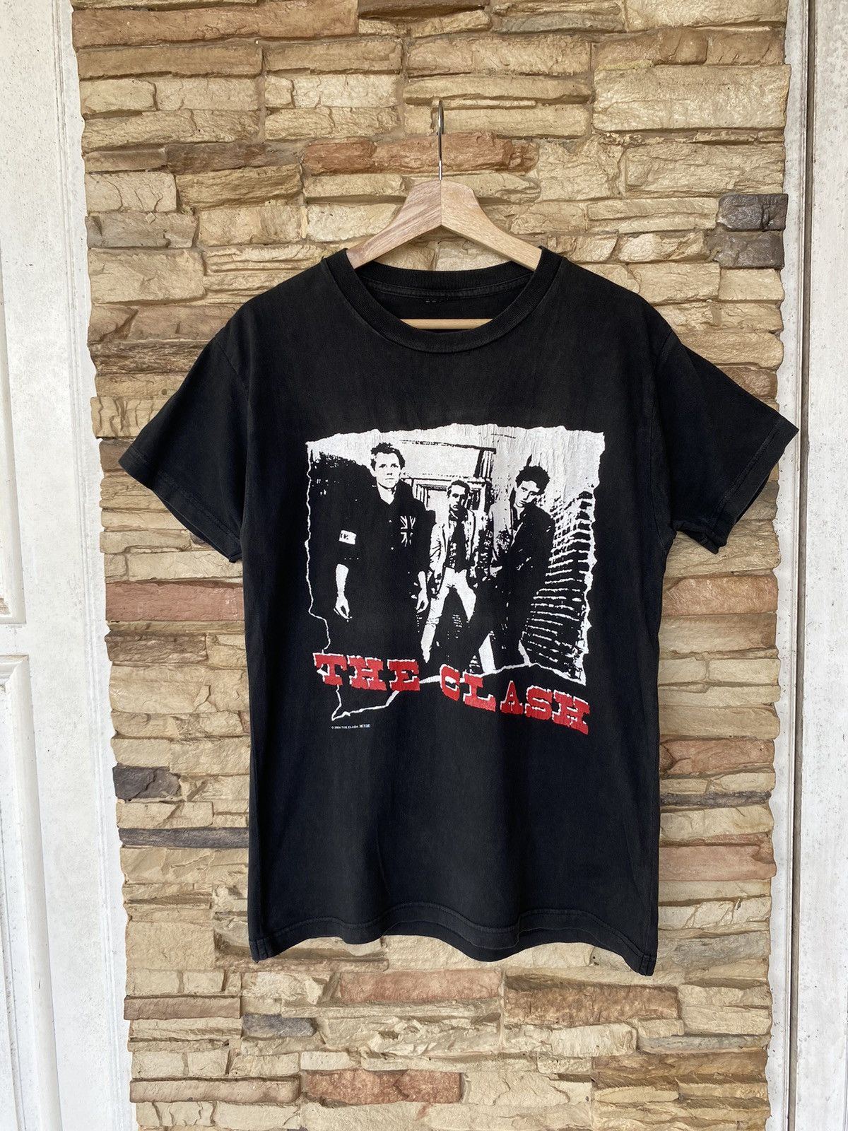 Vintage Rare 2004 Vintage The Clash Punk Rock Band Tees Distressed Size US M / EU 48-50 / 2 - 1 Thumbnail