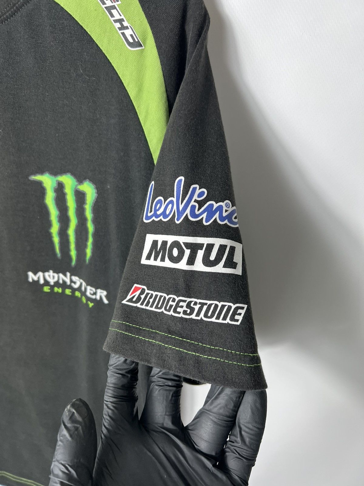 Vintage Streetwear Sportswear Suzuki monster T-shirt Size US M / EU 48-50 / 2 - 4 Thumbnail