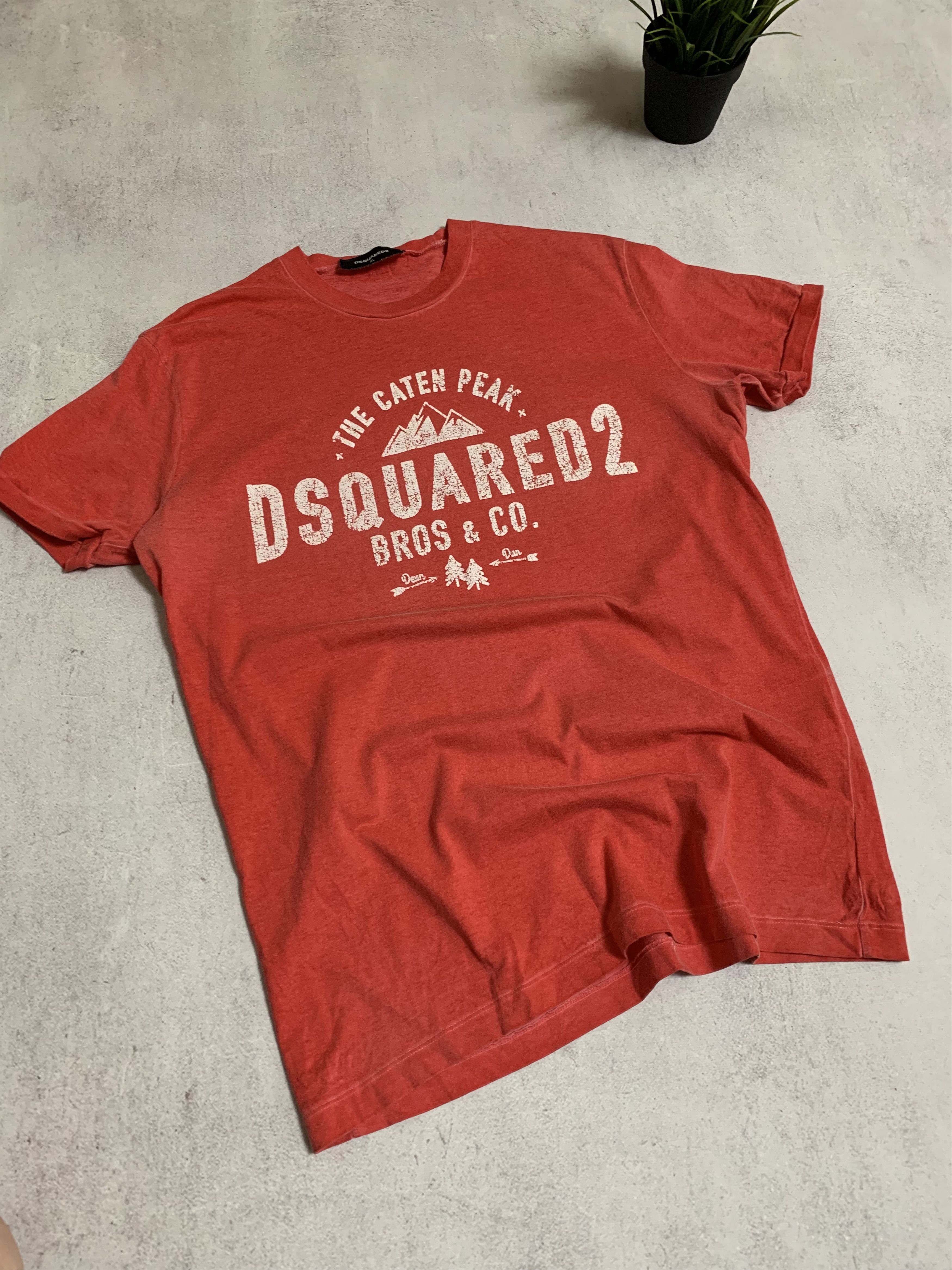 Dsquared2 Vintage Dsquared2 T Shirt Tee Big Logo Distressed Faded Y2K Size US XL / EU 56 / 4 - 4 Thumbnail