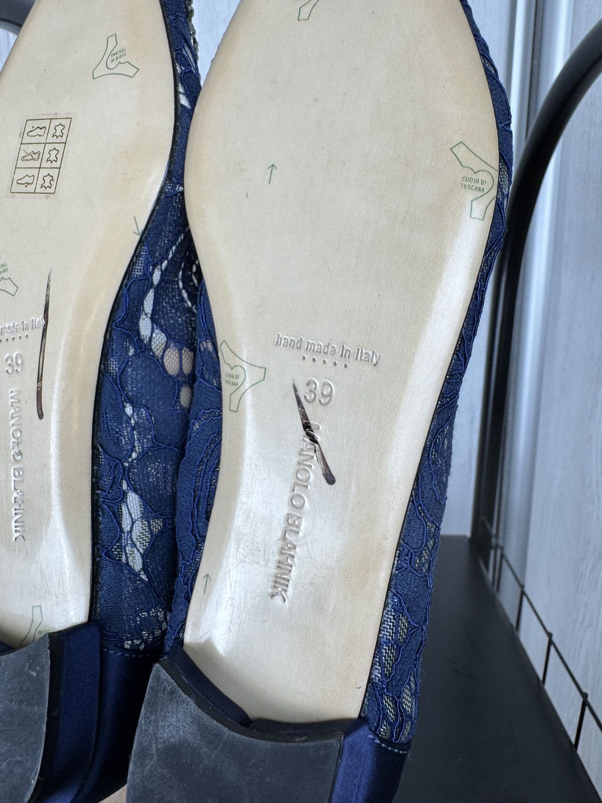 Manolo Blahnik Manolo Blahnik Navy Blue Lace and Satin Hangisi Ballet Flats Size US 9 / IT 39 - 13 Thumbnail