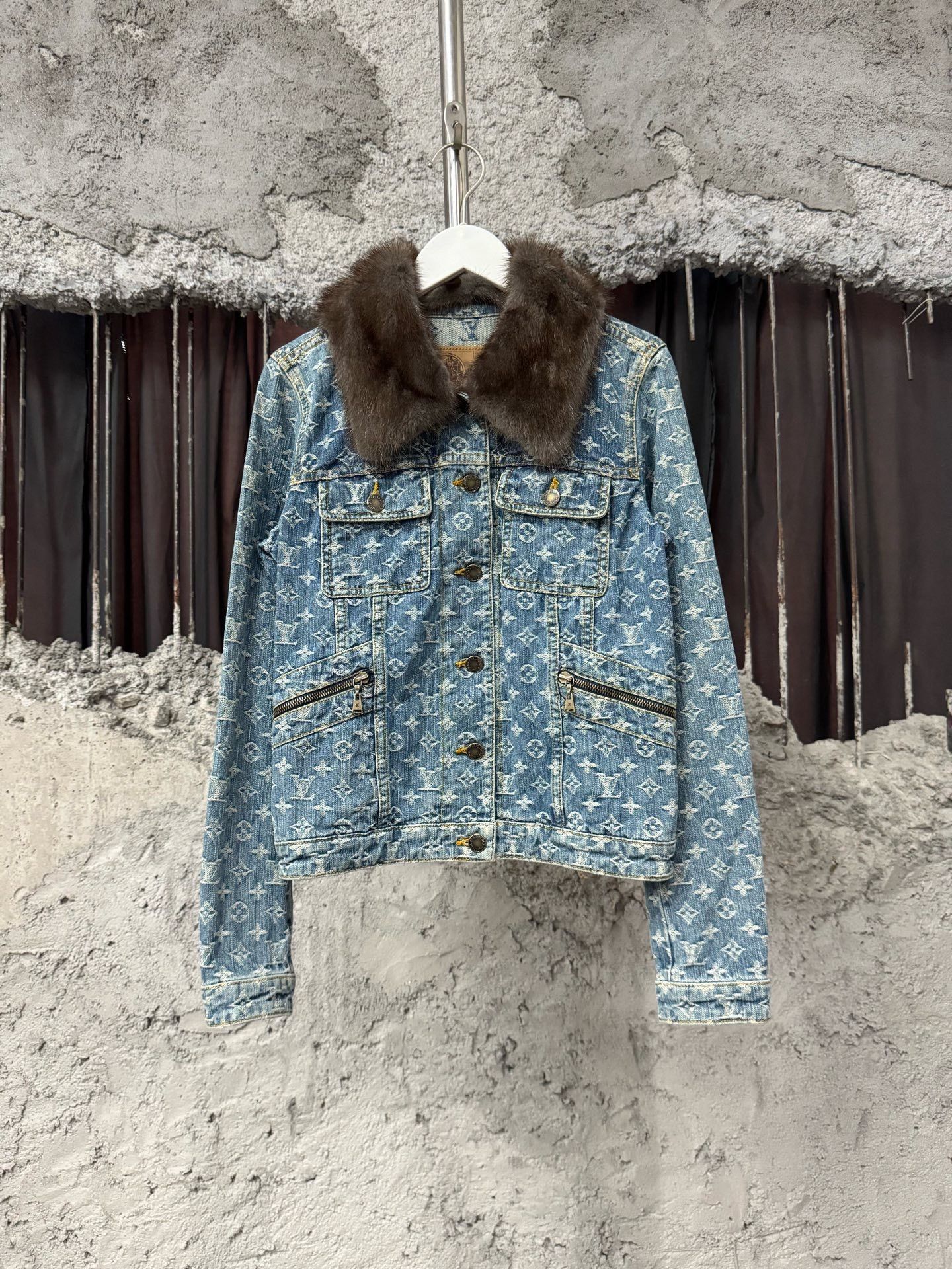 Louis Vuitton Louis Vuitton Denim Jacket S Women Size S / US 4 / IT 40 - 1 Thumbnail