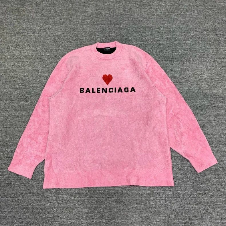Balenciaga Balenciaga Pink Heart Sweater Size M / US 6-8 / IT 42-44 - 1 Thumbnail