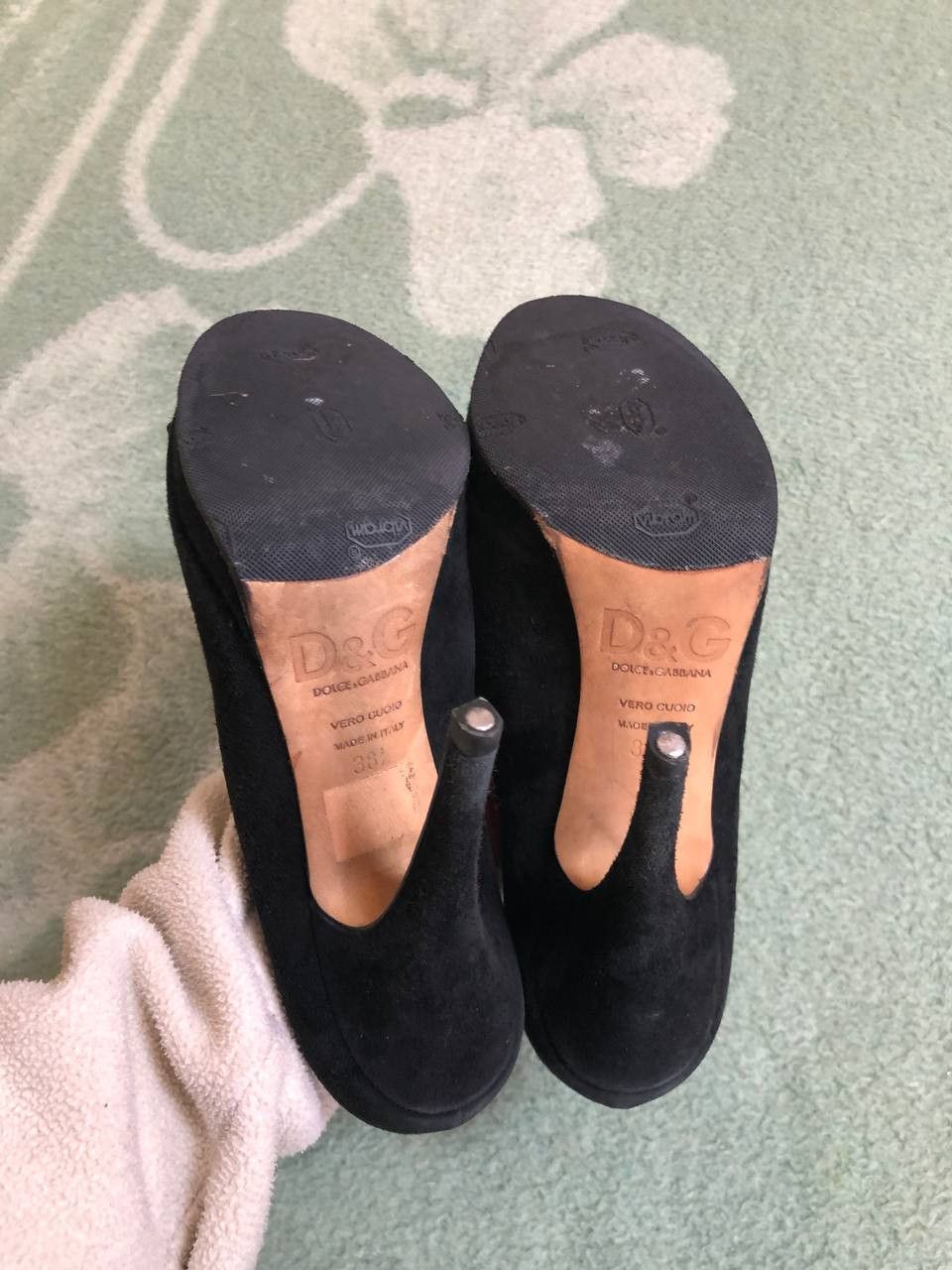 Dolce & Gabbana Dolce & Gabbana Black Peep-Toe Platform Pumps Size US 8.5 / IT 38.5 - 4 Thumbnail