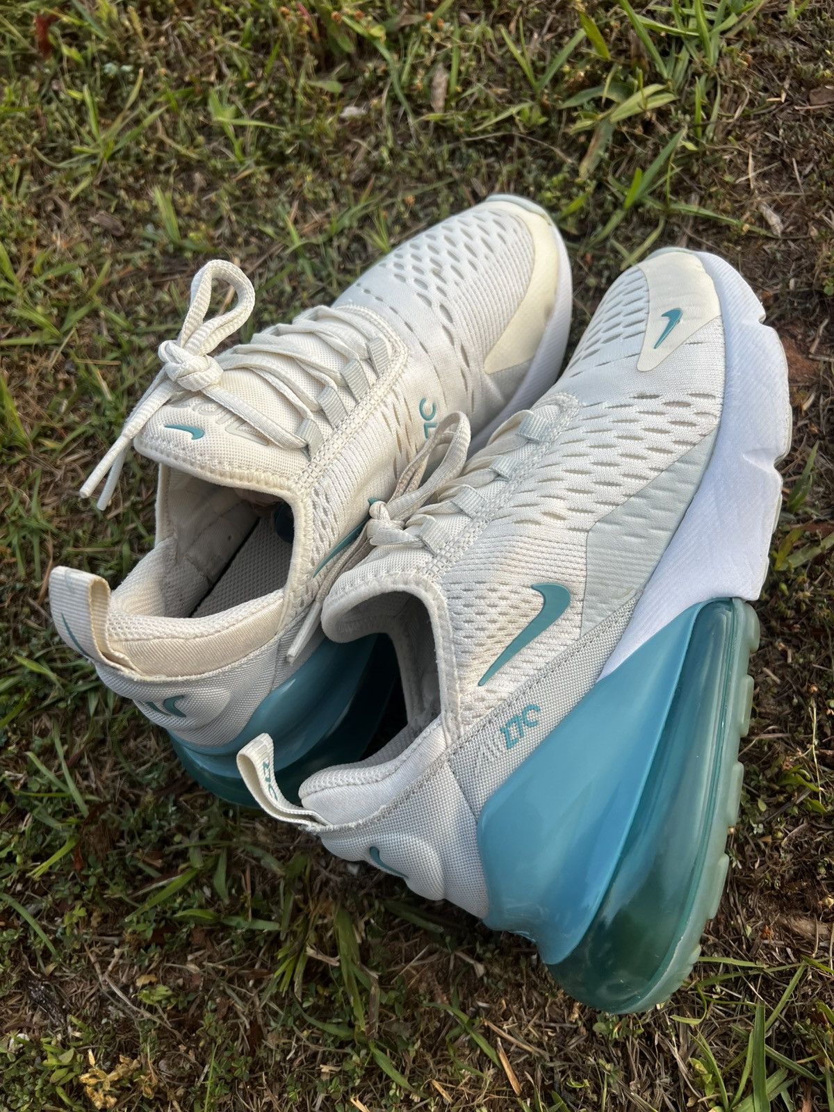 Nike CLEAN Nike size 5 Air Max 270 Denim Blue running shoes Size US 5 / EU 37 - 3 Thumbnail
