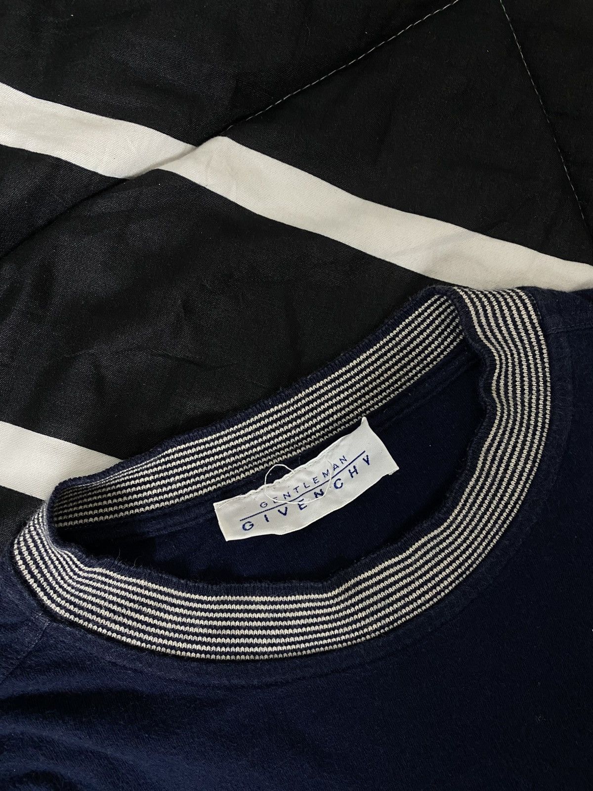 Givenchy × Vintage Rare Vintage Givenchy Gentleman Tshirt Size US L / EU 52-54 / 3 - 3 Thumbnail