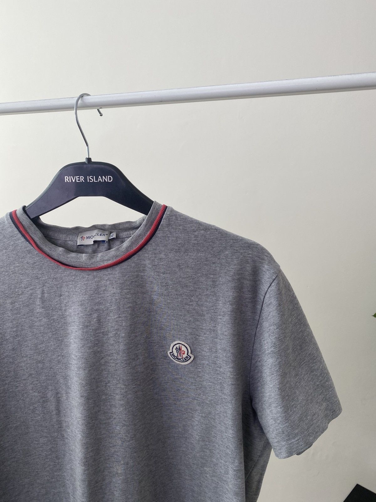 Moncler Vintage Moncler Denim Logo Gray Tee Size US L / EU 52-54 / 3 - 5 Thumbnail
