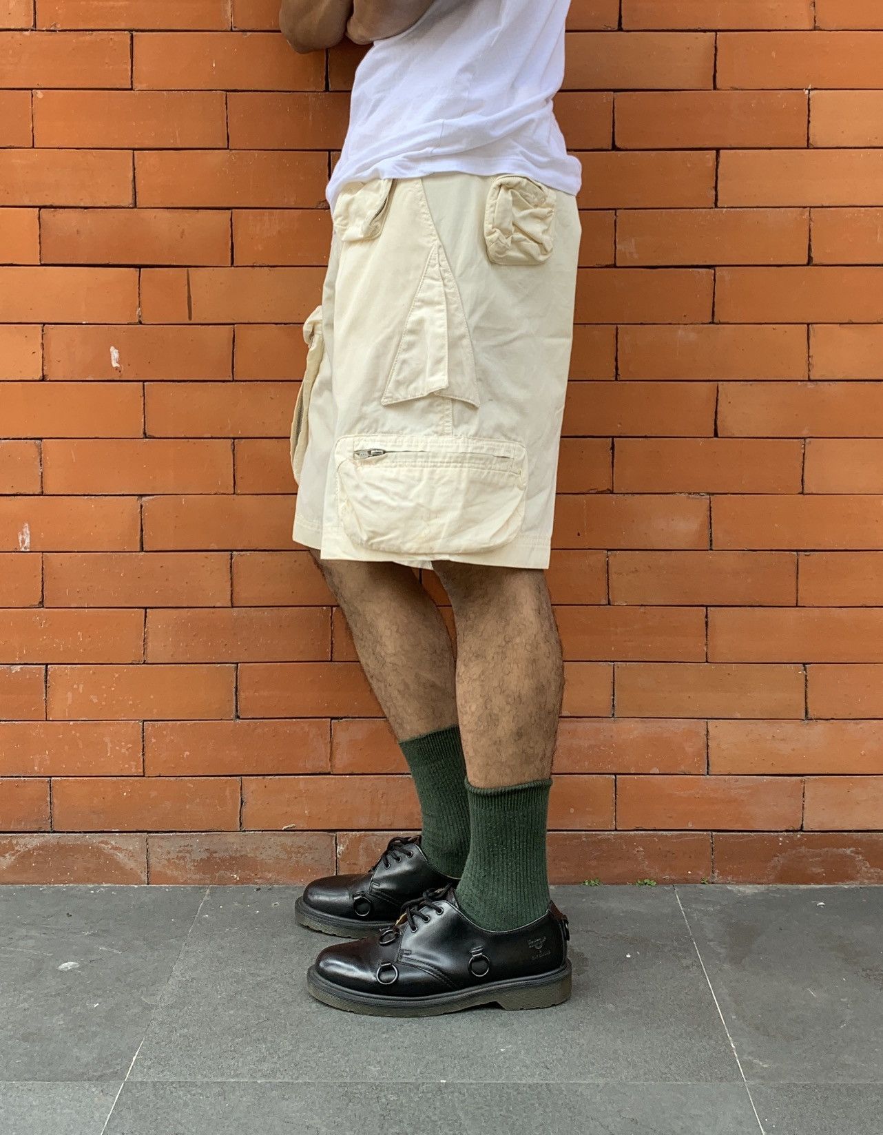Walter Van Beirendonck SS10 Walter Van Beirendonck Face 3D Cargo Shorts in Cream Size US 32 / EU 48 - 8 Thumbnail