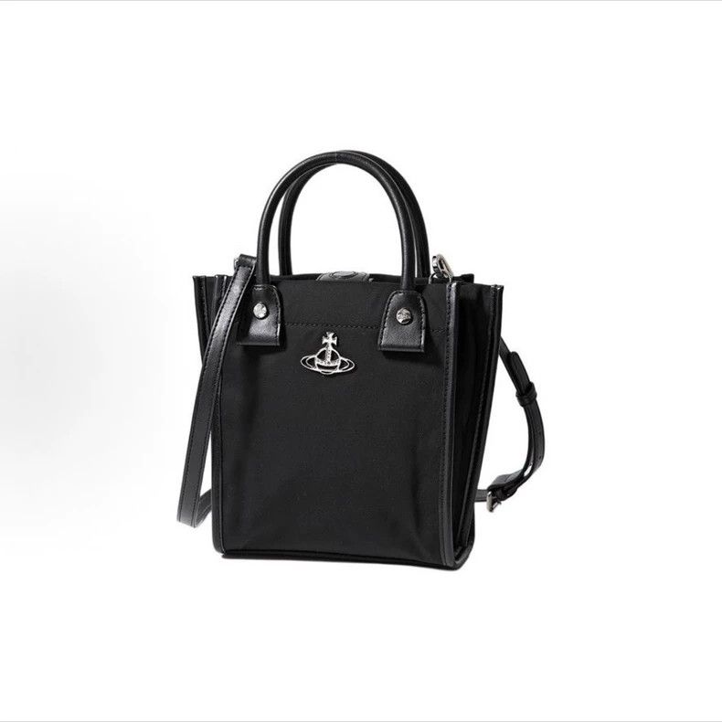 Vivienne Westwood Vivienne Westwood size os The piano book is in a tote bag Size ONE SIZE - 8 Thumbnail