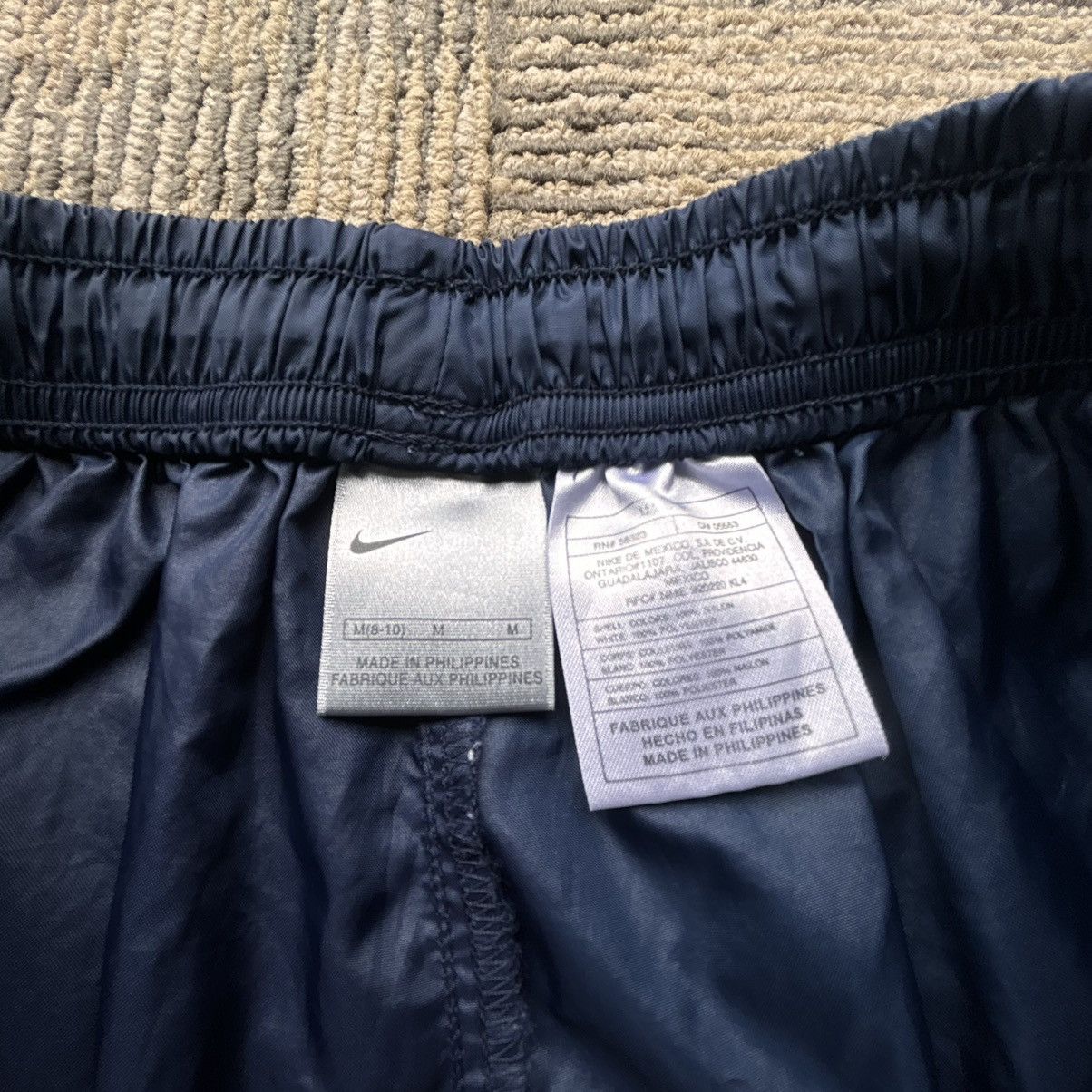 Nike Nike Vtg Y2K Windbreaker Nylon Embroidered Swoosh Shorts Size 30" / US 8 / IT 44 - 4 Thumbnail