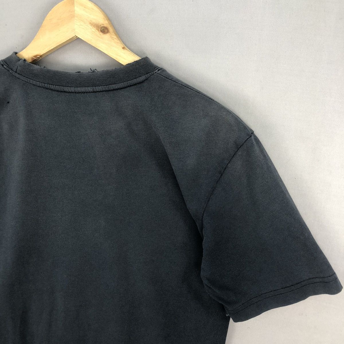 One Piece Vintage 00’s One Piece Shanks Trashed Faded Shirt Size US S / EU 44-46 / 1 - 14 Thumbnail