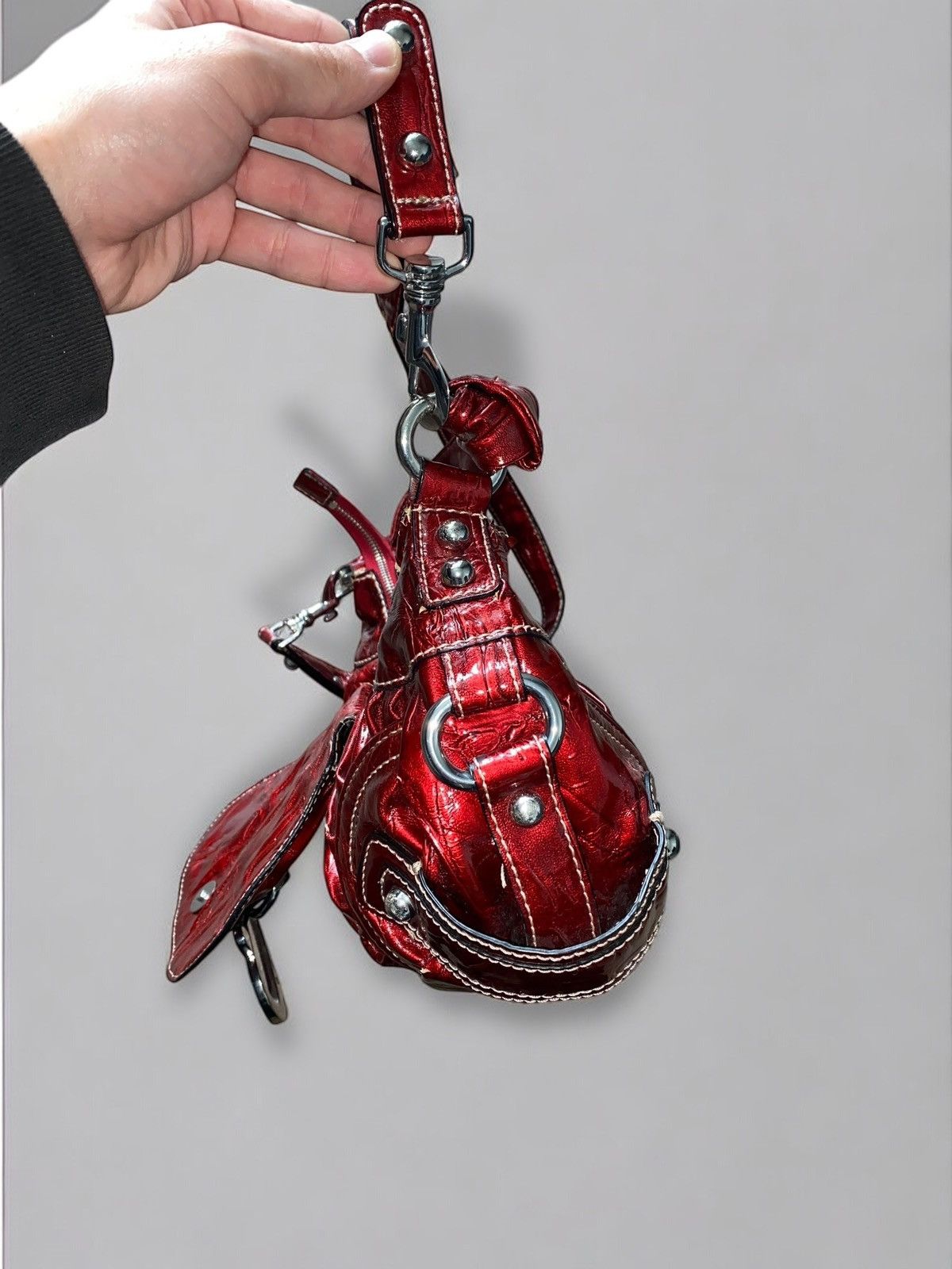 Guess 🔥 Y2K GUESS RED PATENT LOGO BAG PARIS HILTON VIBES Size ONE SIZE - 19 Thumbnail