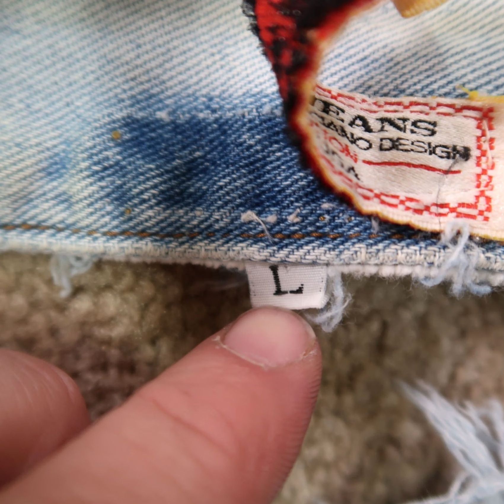Guess VINTAGE GUESS Denim Jacket Mens Large Blue Denim Long Sleeve Made in USA Jacket Solid Mid-Length Trucker Button Pockets Embroidered Logo Live in USA Size US L / EU 52-54 / 3 - 5 Thumbnail