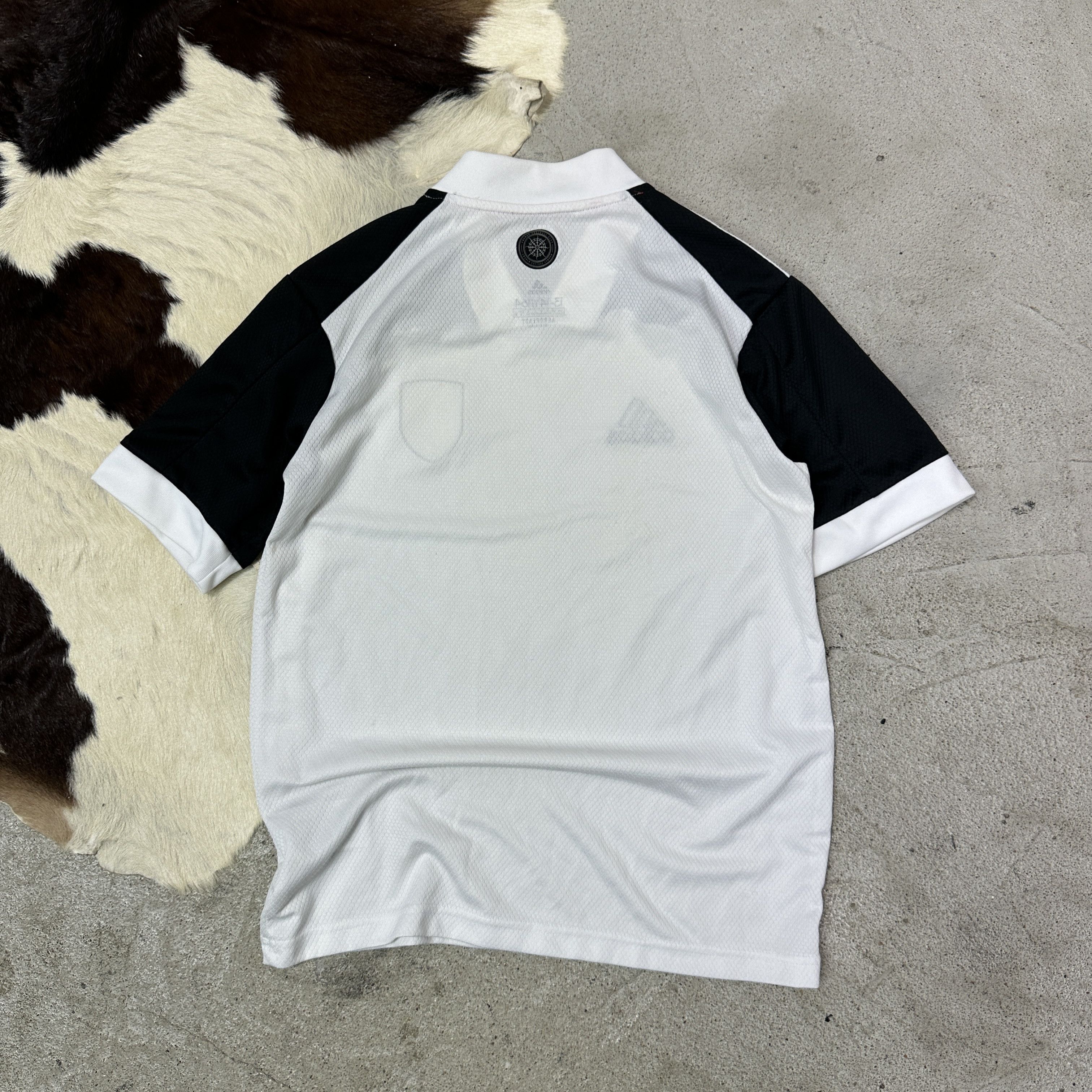 Adidas Vintage Sporty Adidas Fulham FC 20/21 Jersey Y2K Size US S / EU 44-46 / 1 - 5 Thumbnail