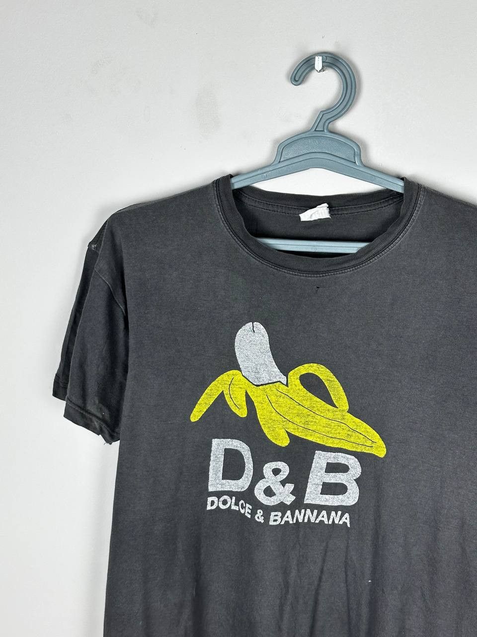 Vintage Vintage Dolce & Bannana Humour Faded To Grey T-shirt Size US M / EU 48-50 / 2 - 4 Thumbnail