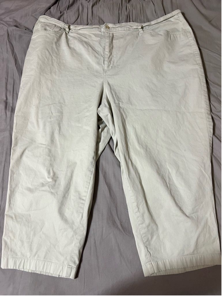 Covington Women's Covington Beige Capri Pants Size 22Wi Size 42" / US 20 - 1 Thumbnail