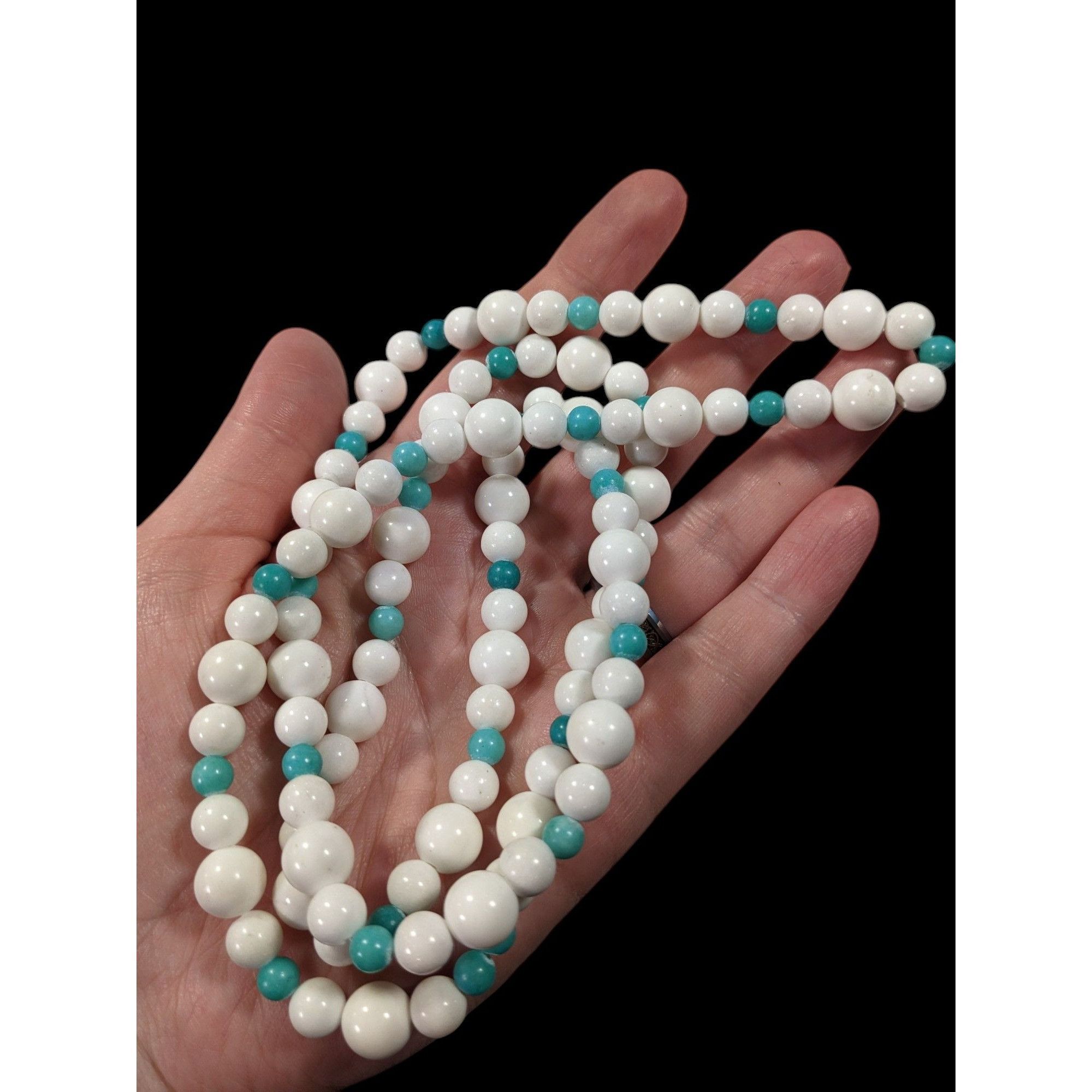 Other Vintage White And Blue Glass/Stone Beaded Necklace Size ONE SIZE - 3 Thumbnail