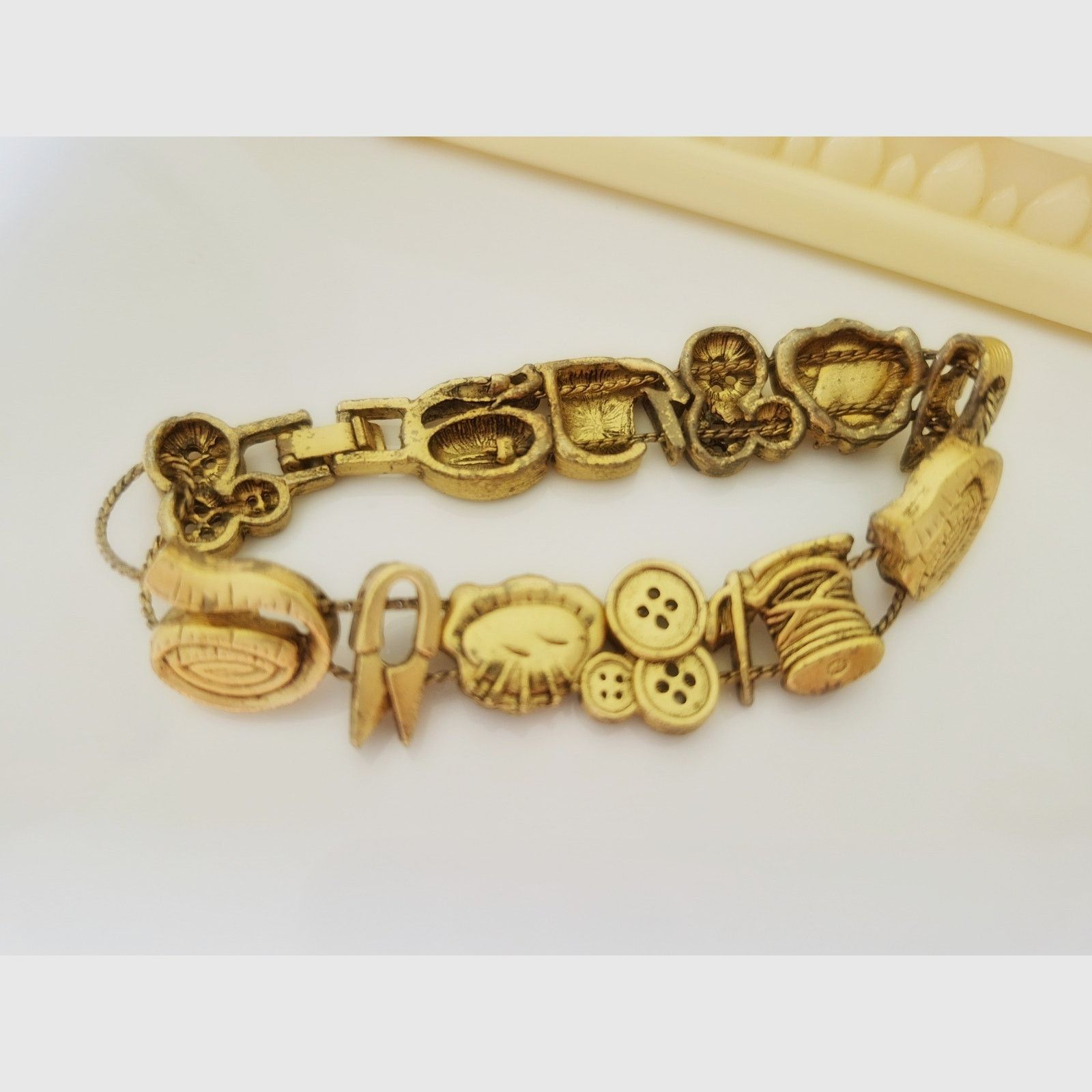 Other Vintage Gold-tone Sewing Theme Slide Charm Bracelet Size ONE SIZE - 1 Thumbnail