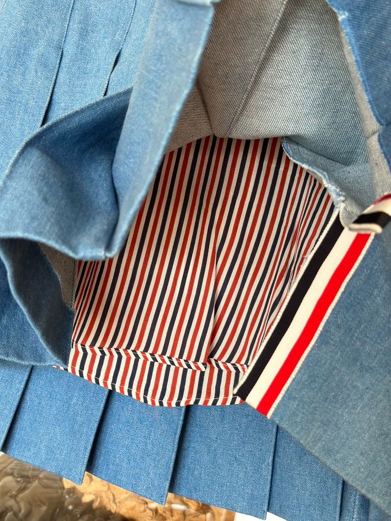 Thom Browne Thom Browne High waist pleated skirt, denim blue Size 25" / US 0 / IT 36 - 7 Thumbnail