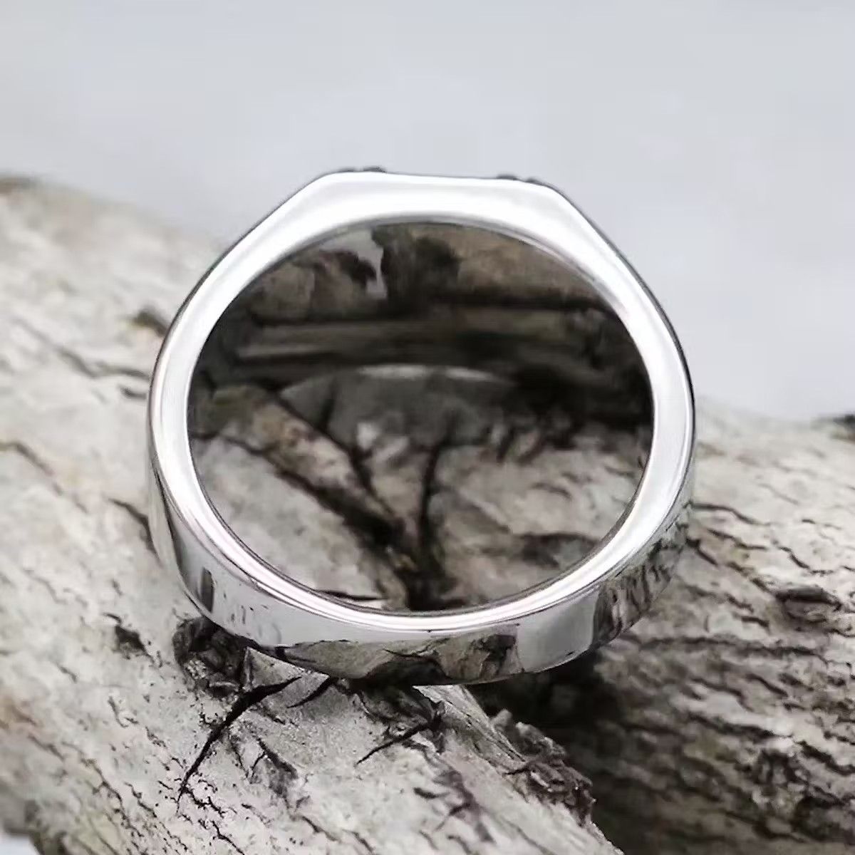 Jewelry × Vintage Unique Rock Crossbone Ring Size ONE SIZE - 3 Thumbnail
