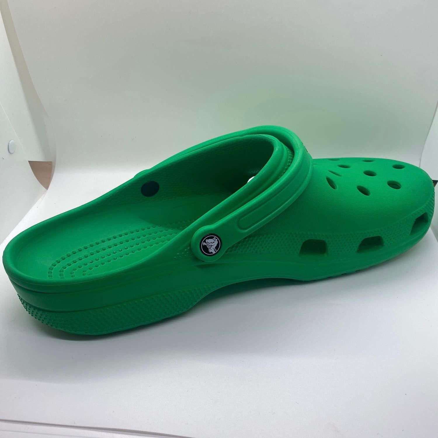 Green crocs deals mens