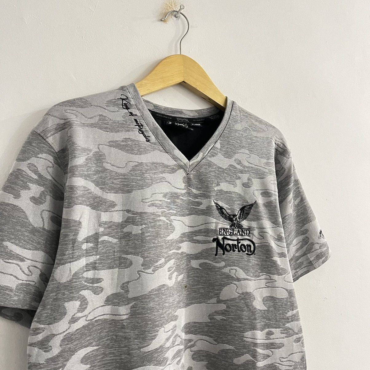 Norton Norton England Camo Vneck Tee Size US XL / EU 56 / 4 - 3 Thumbnail