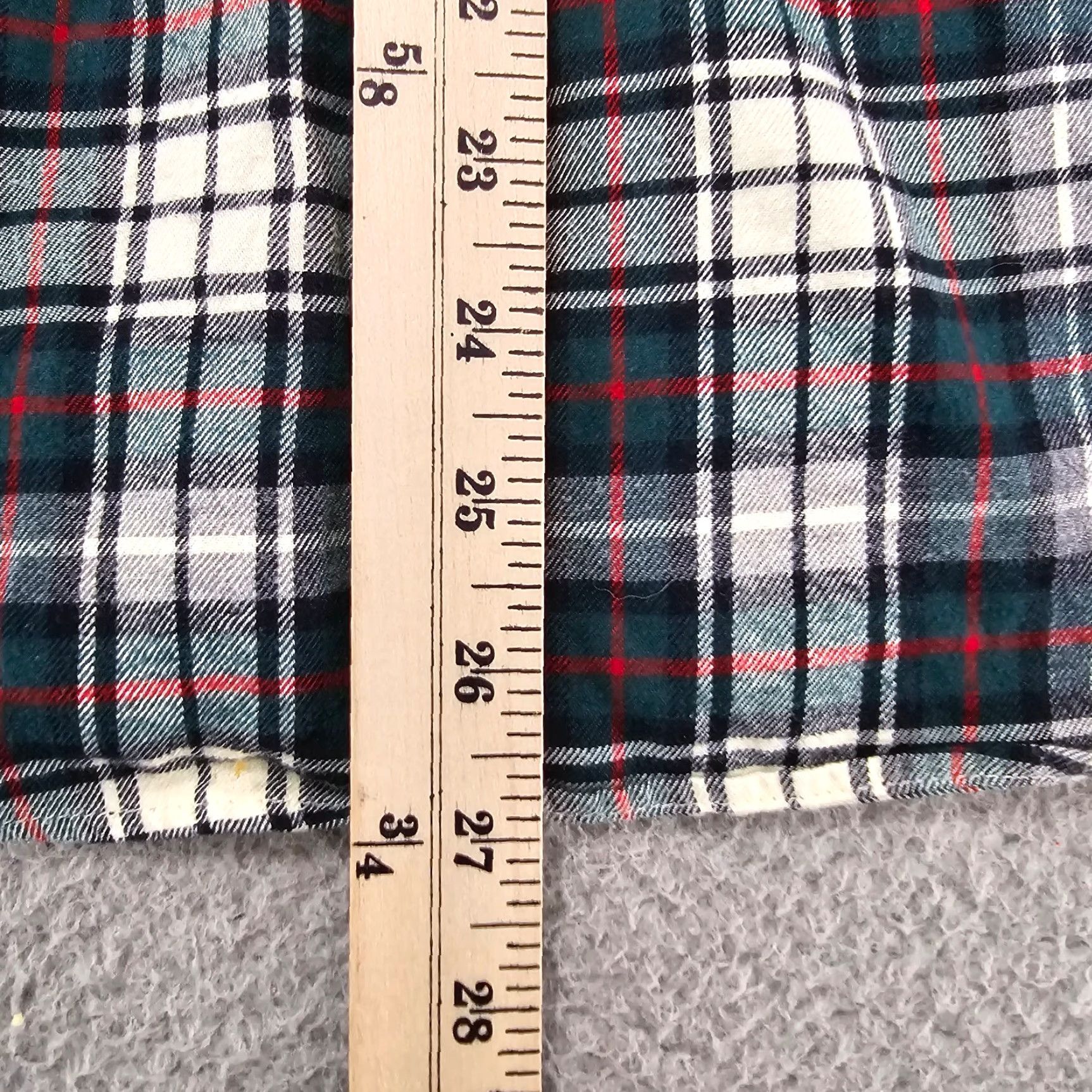 Uniqlo Uniqlo Shirt Womens Size Small Green Plaid Flannel Long Sleeve Button Up Shirt Womens Regular Green Plaid Flannel Button Up Size S / US 4 / IT 40 - 7 Thumbnail