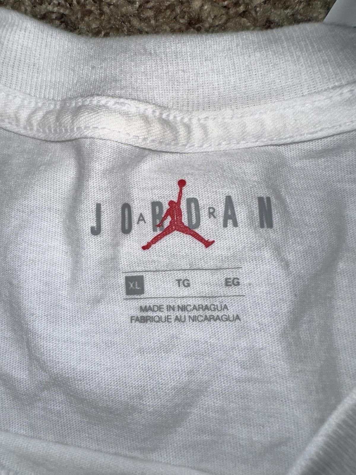 Nike Jordan Jumpman Invitational CYC Michigan Wolverines Long Sleeve Size US XL / EU 56 / 4 - 2 Thumbnail