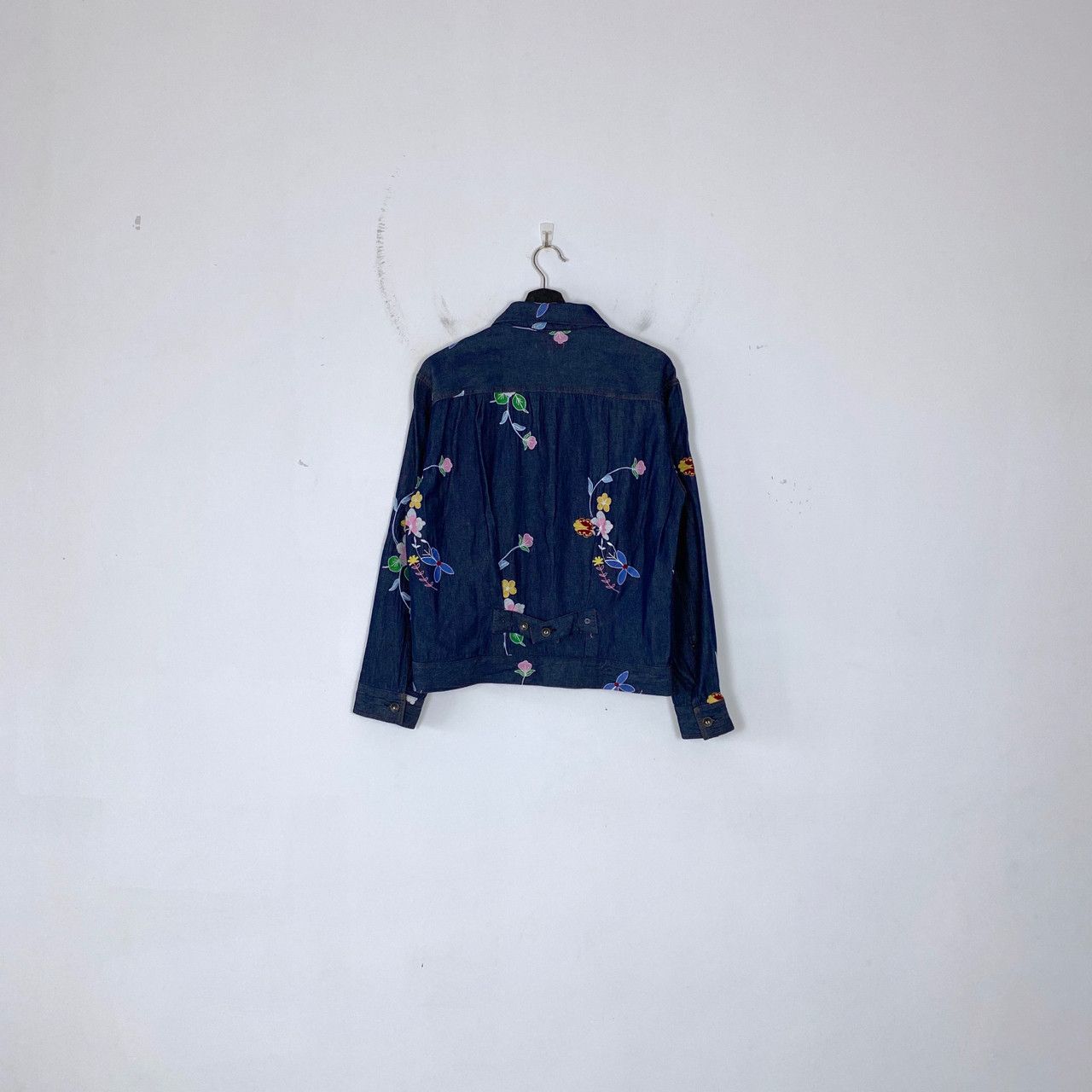 Engineered Garments INDIGO DENIM FLORAL EMBROIDERY TRUCKER JACKET Size US XXS / EU 40 - 2 Thumbnail